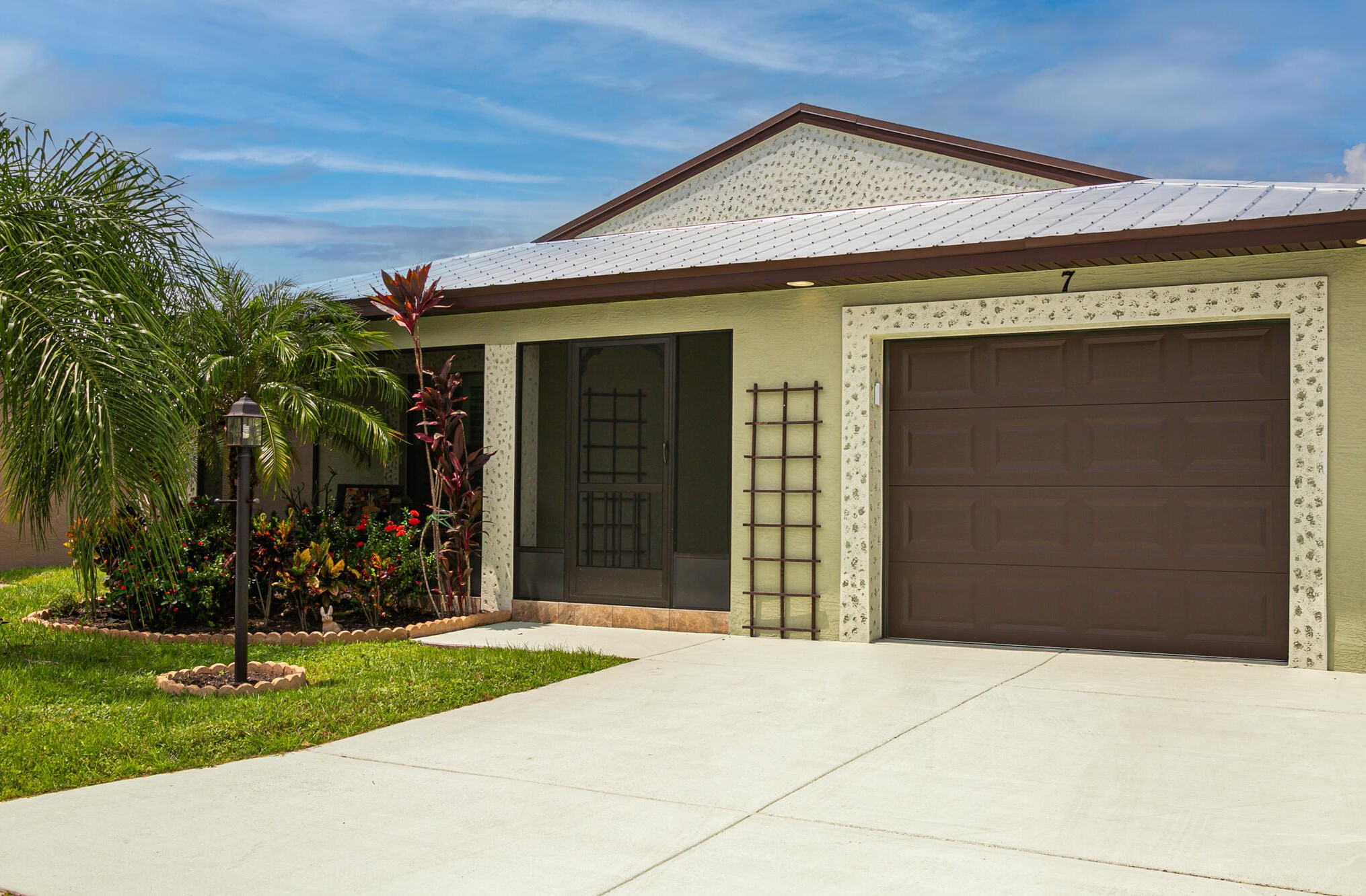 7 Barcelona Ln, Fort Pierce, FL 34952
