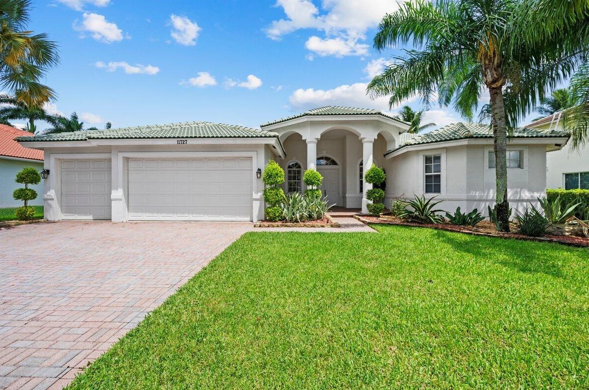 11727 Paradise Cove Ln, Lake Worth, FL 33449