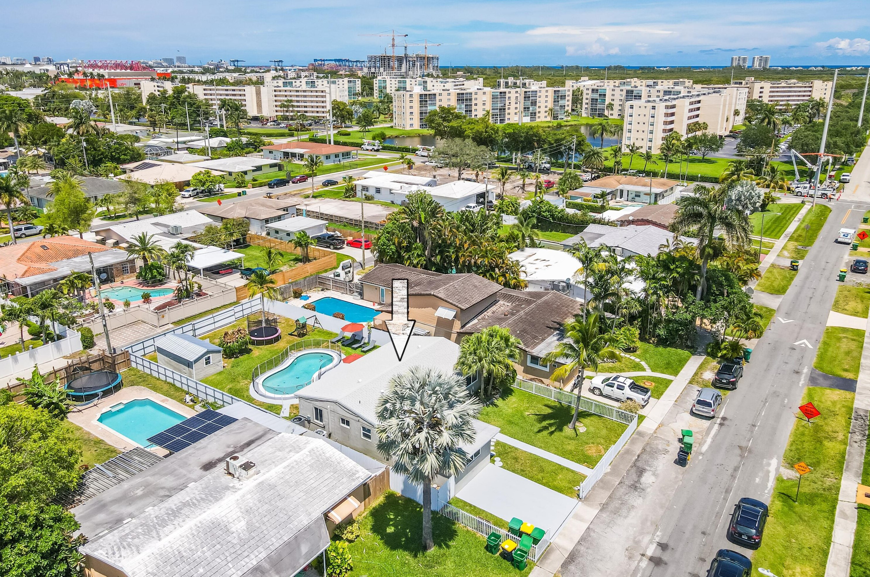 211 Se 3rd St, Dania Beach, FL 33004