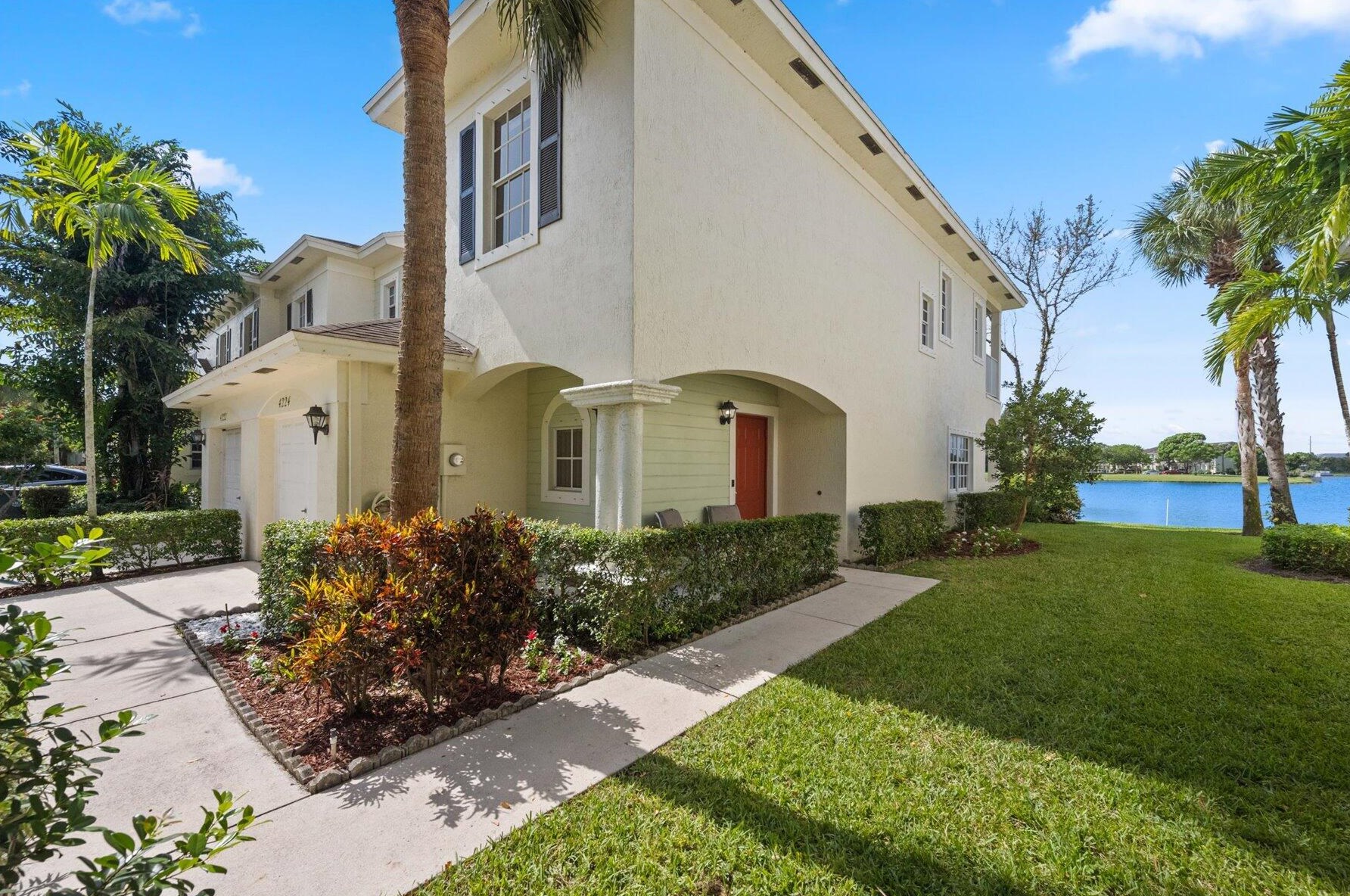 4224 Emerald Vis, Lake Worth, FL 33461-5382