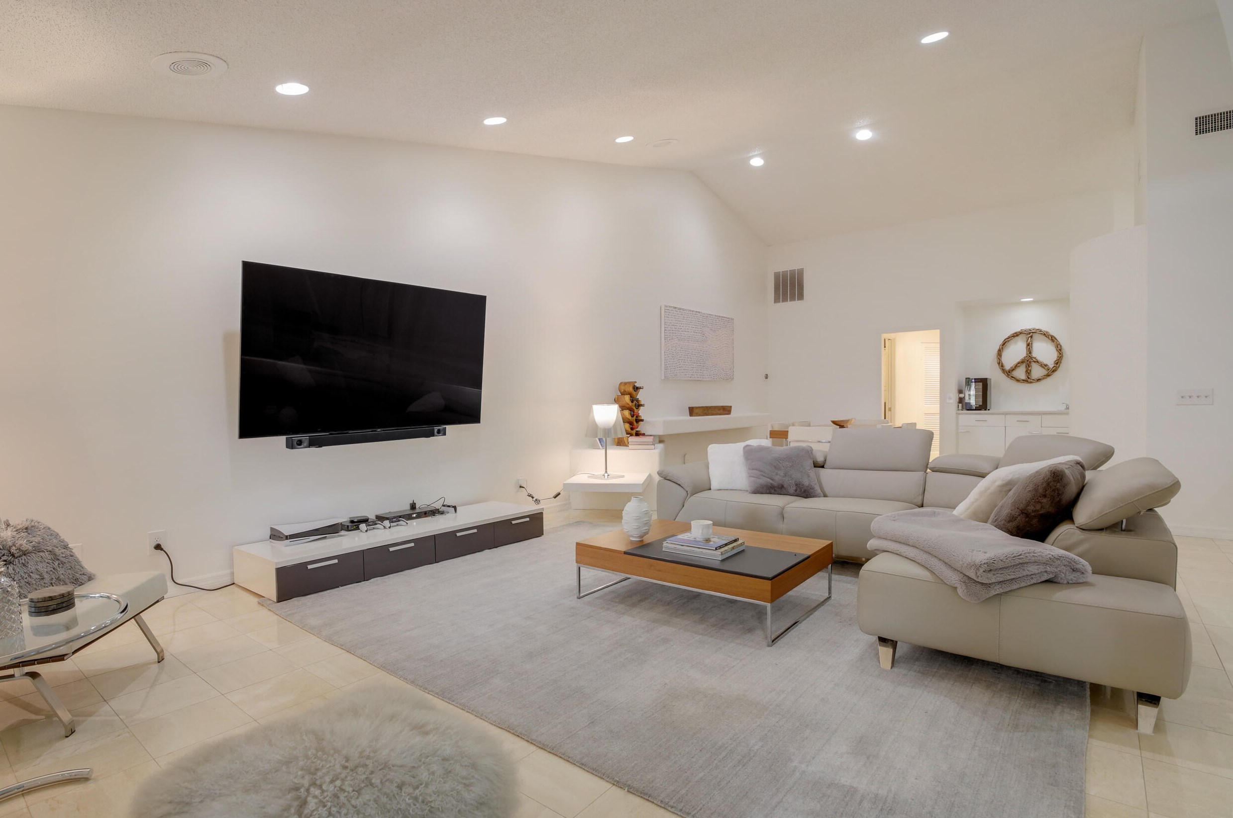 6764 Versailles Ct, Lake Worth FL  33467-5062 exterior