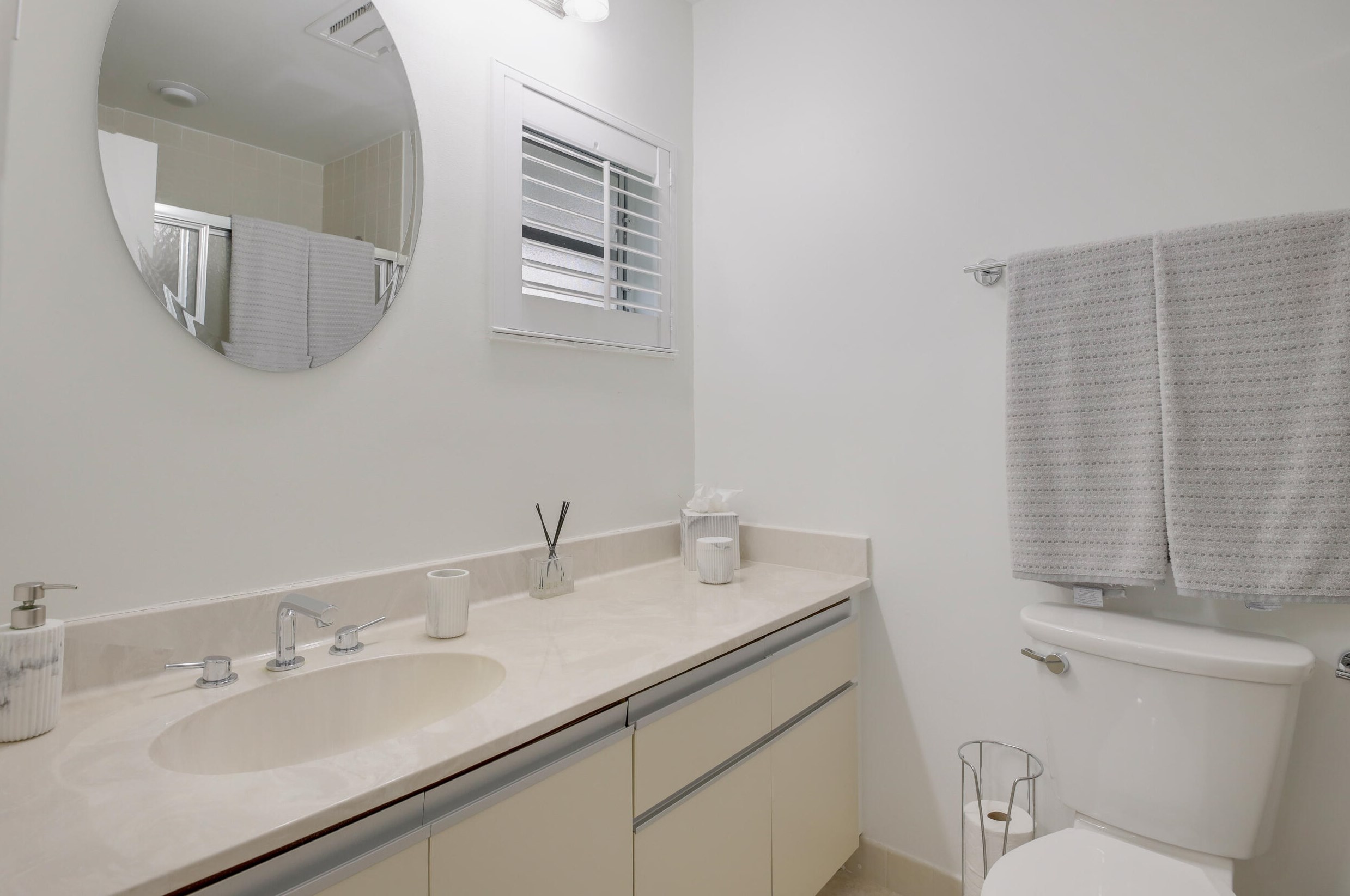 6764 Versailles Ct, Lake Worth FL  33467-5062 exterior