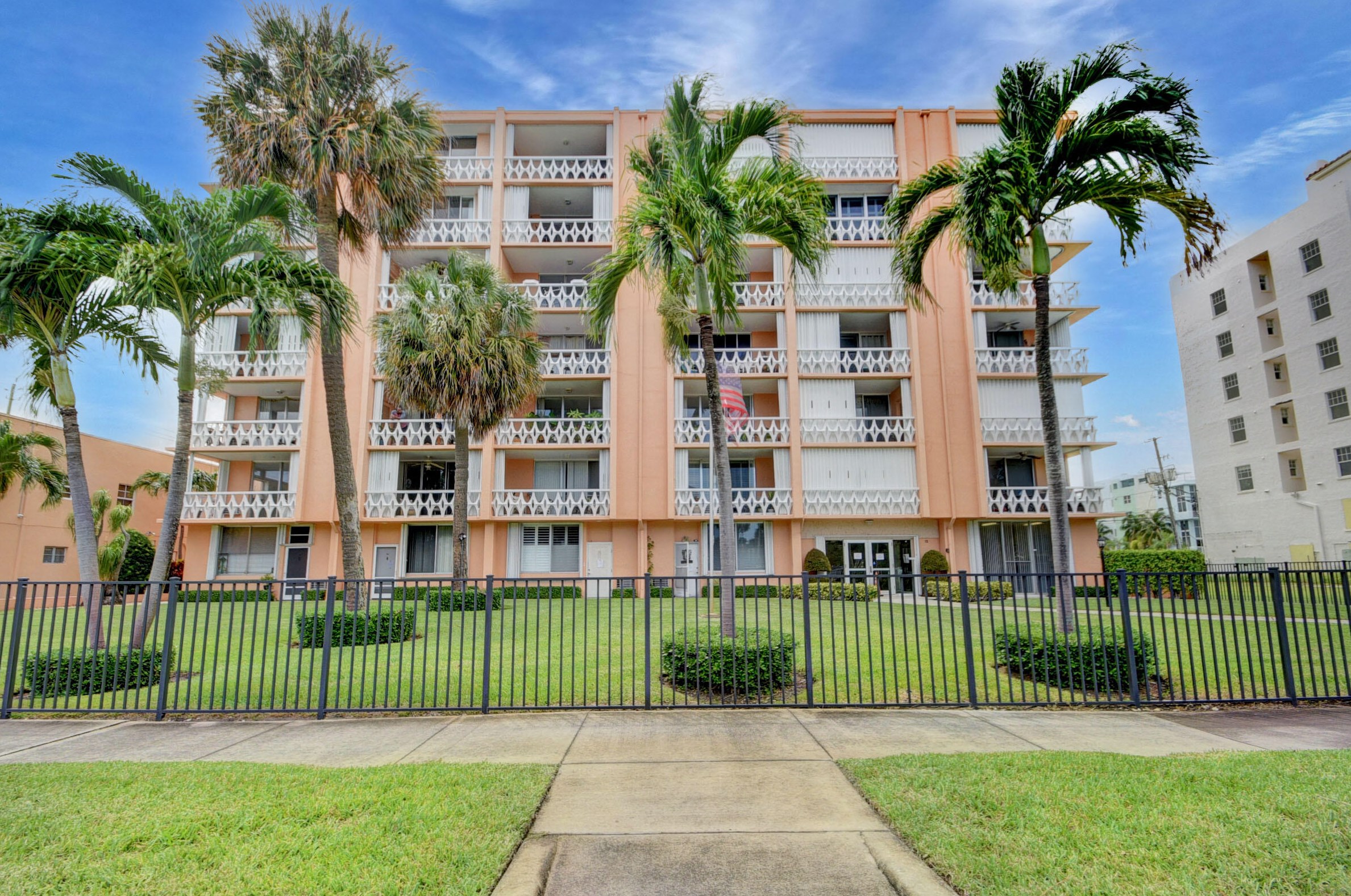 15 S Golfview Rd #501, Lake Worth, FL 33460