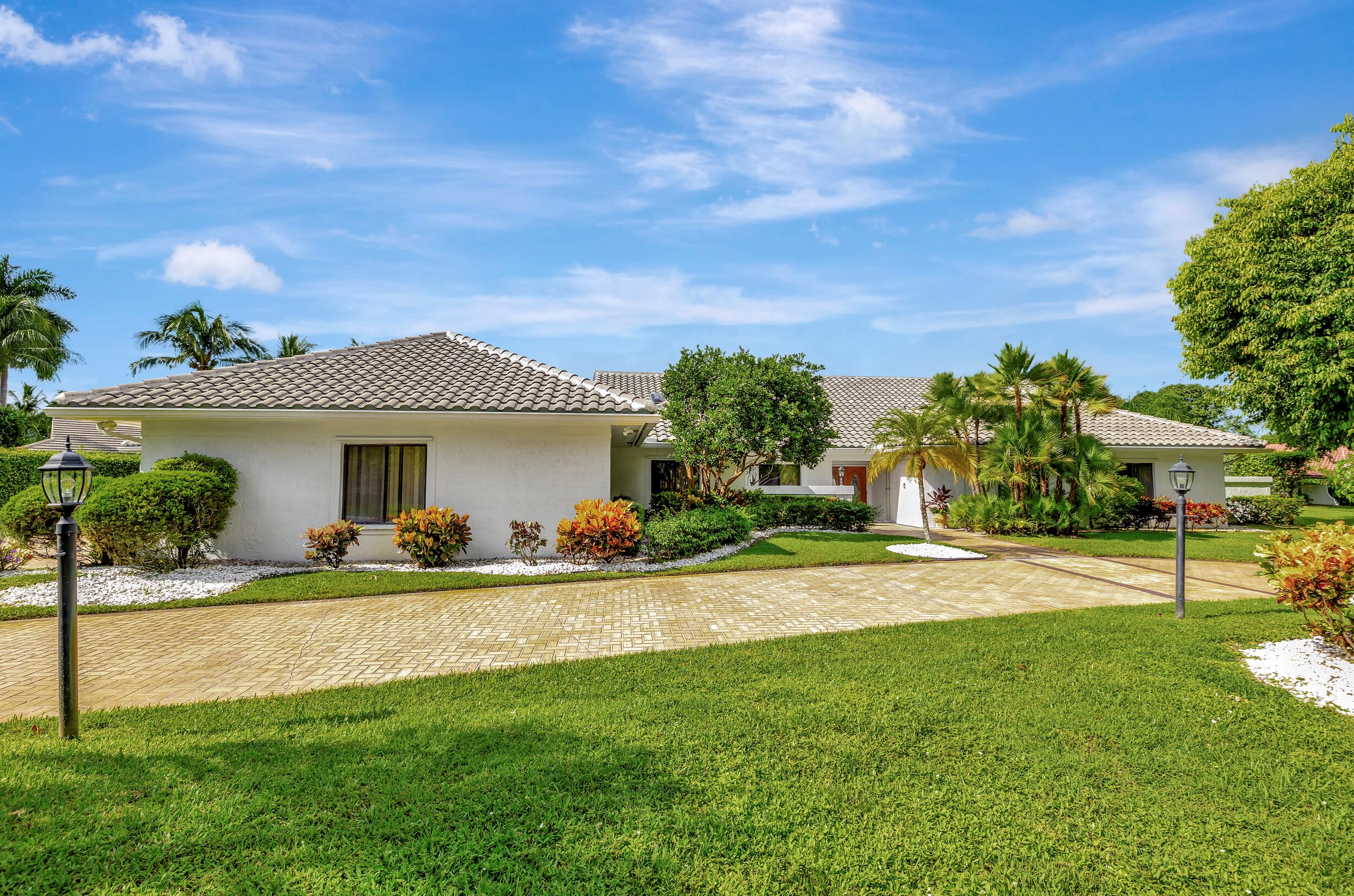 210 Glenwood Dr, Delray Beach, FL 33445