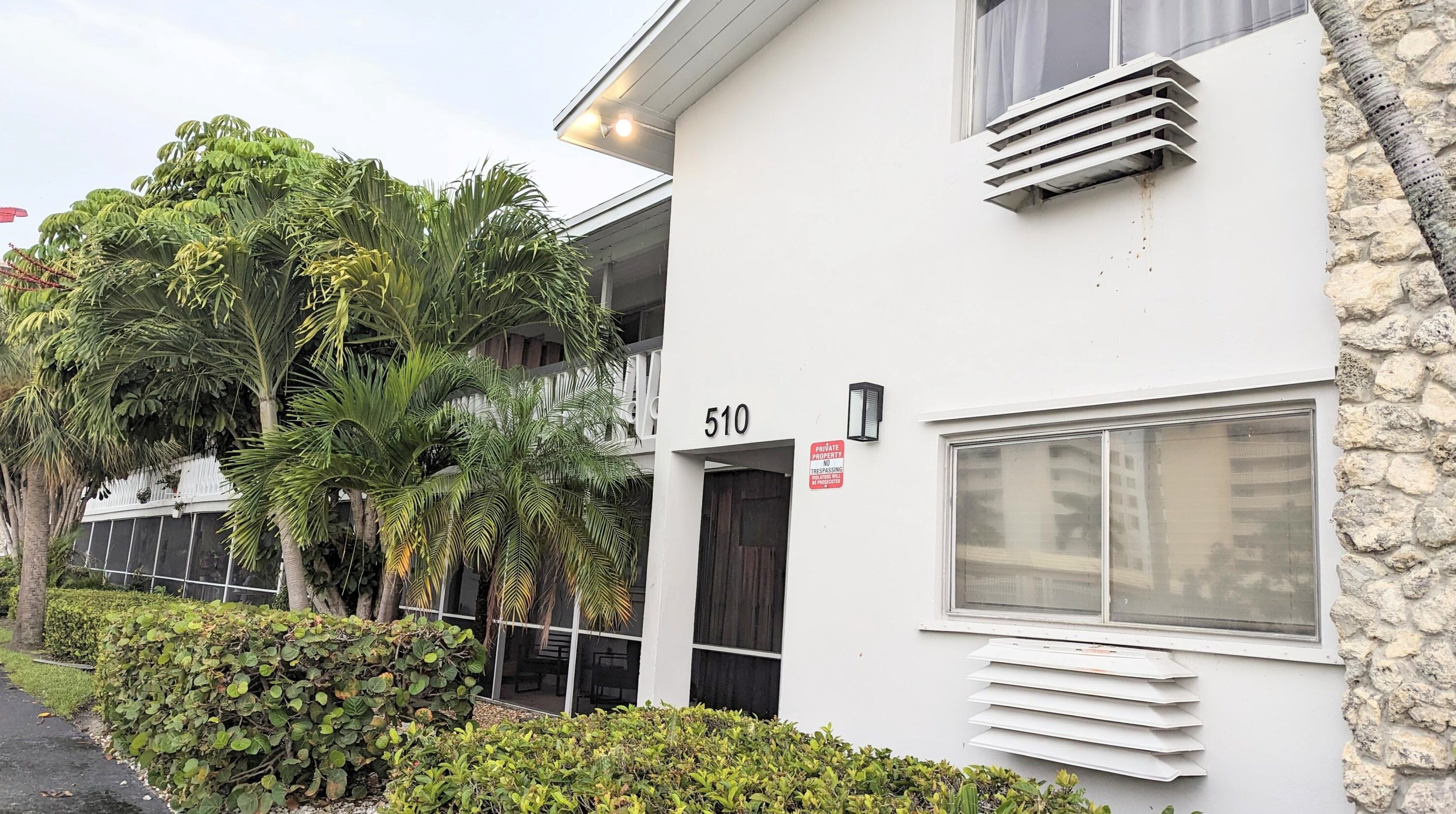 510 Lake Shore Dr Apt 27, West Palm Beach, FL 33403