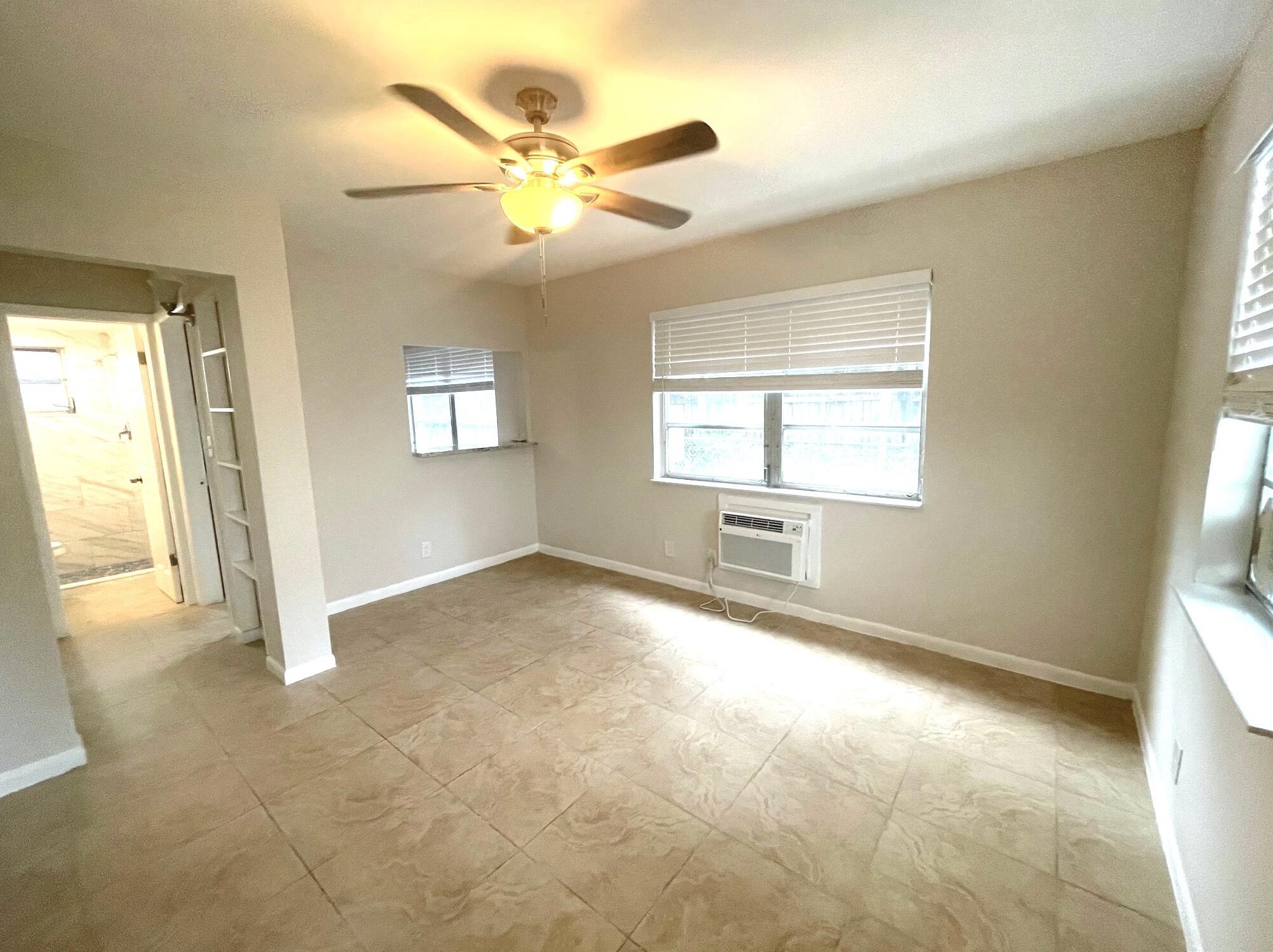 331 Walton Blvd #5, West Palm Beach, FL 33405