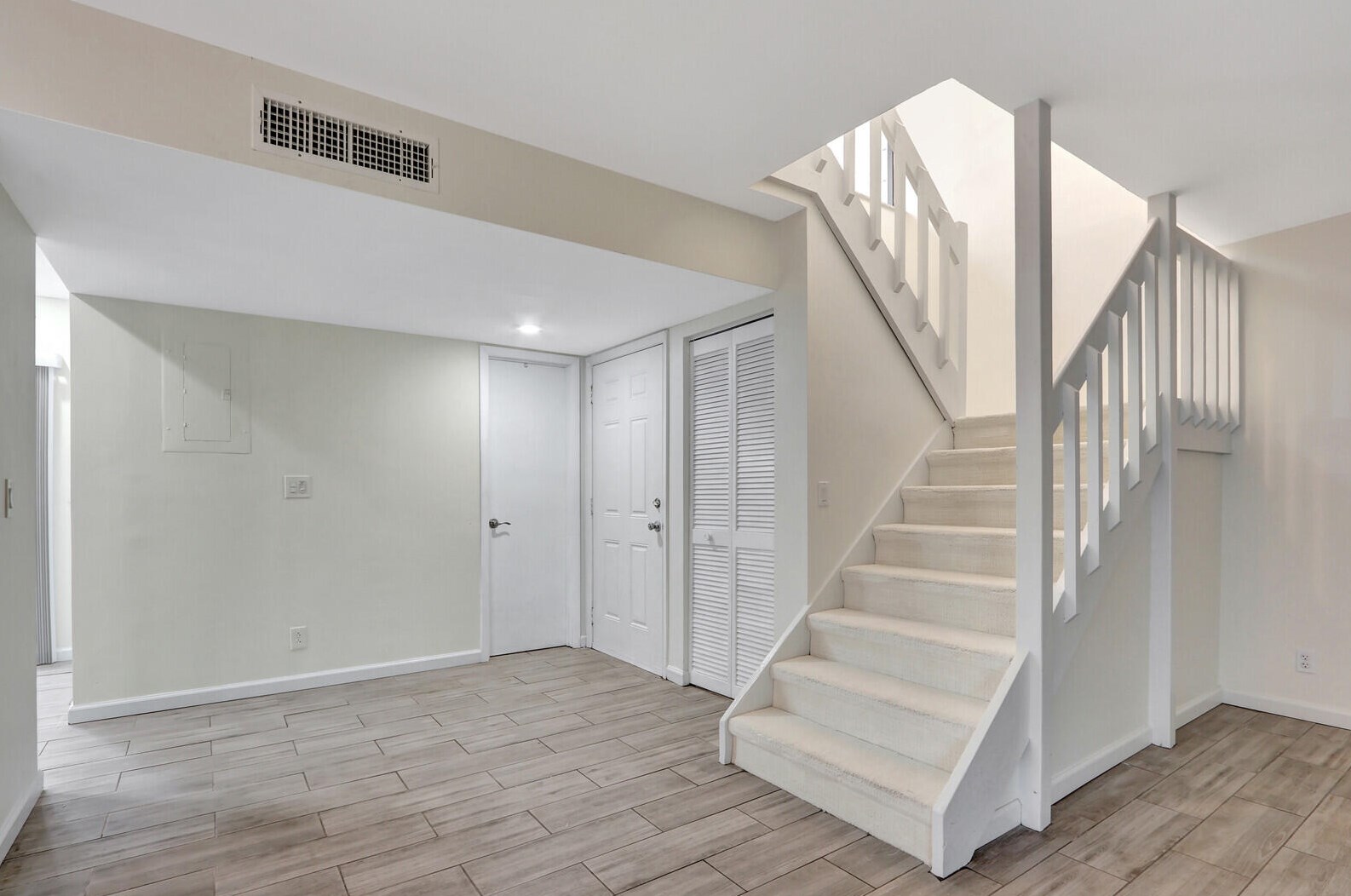 120 Sherwood Cir #9b, Jupiter, FL
