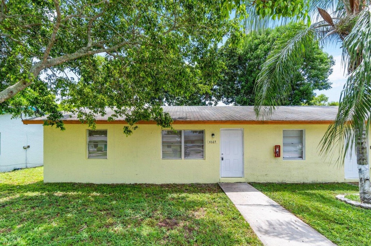 4865 Gulfstream Rd, Lake Worth, FL 33461