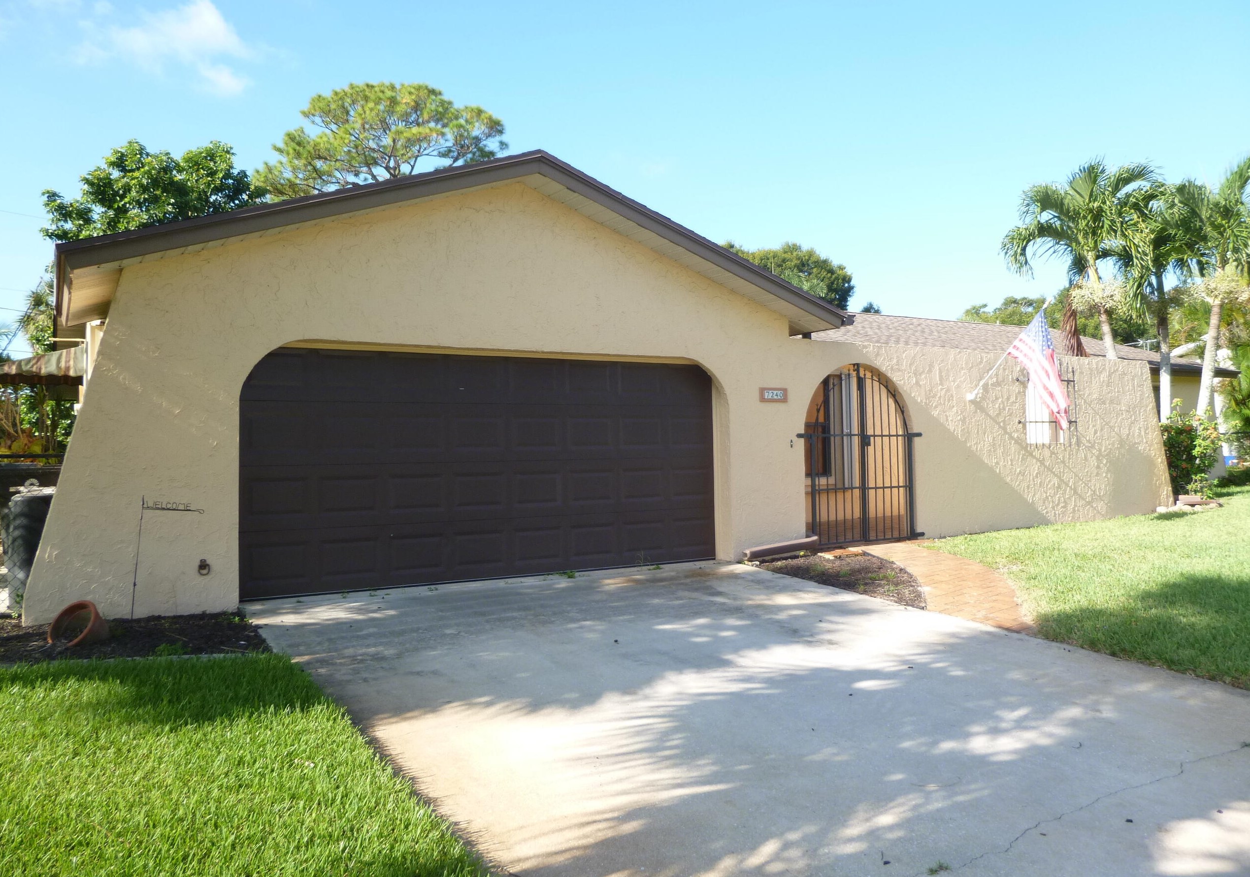 7240 Oakmont Dr, Lake Worth, FL 33467-1326