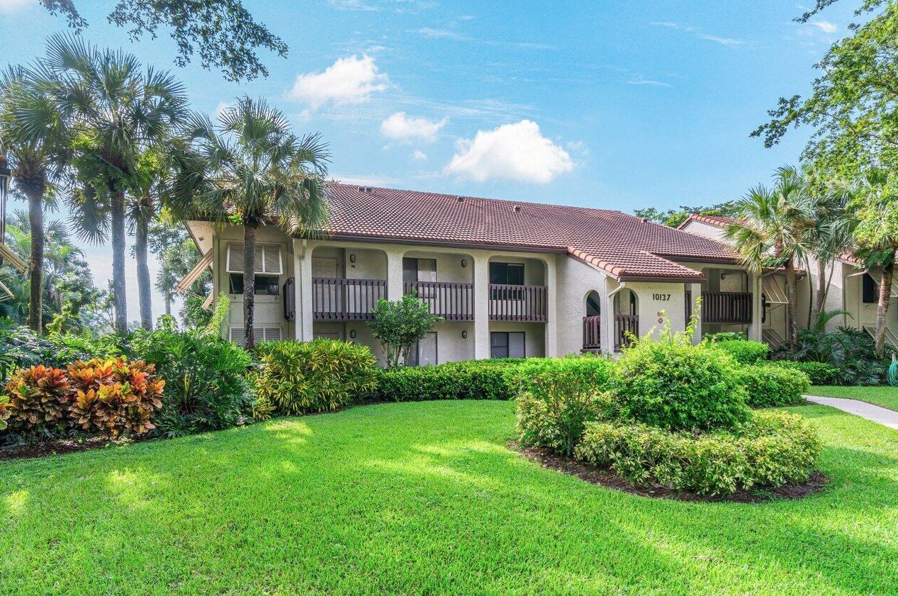 10137 Mangrove Dr #201, Boynton Beach, FL 33437