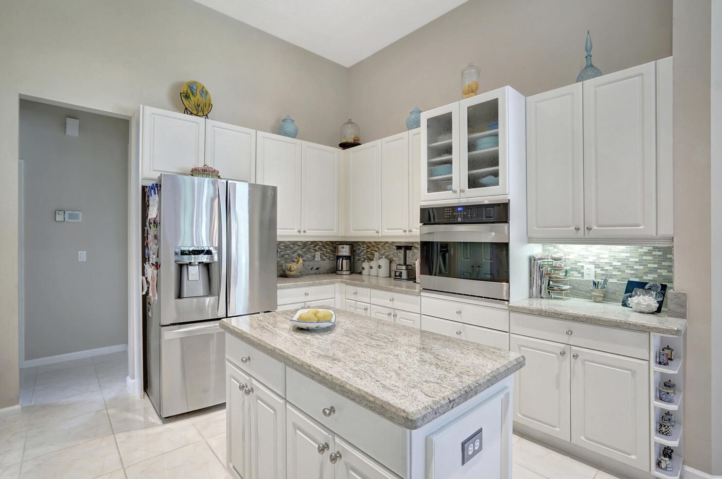 8211 Muirhead Cir, Boynton Beach FL 33472-5064 exterior