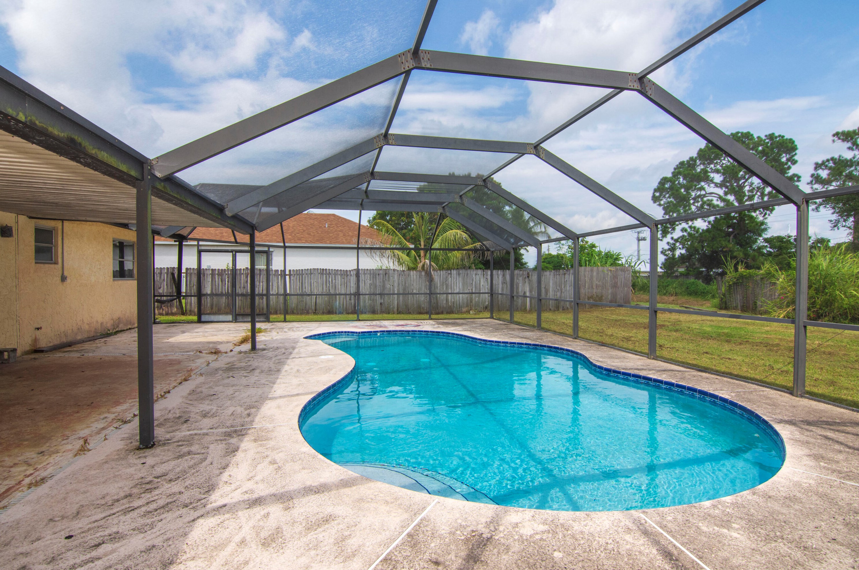557 Sw Duval Ave, Fort Pierce, FL 34983