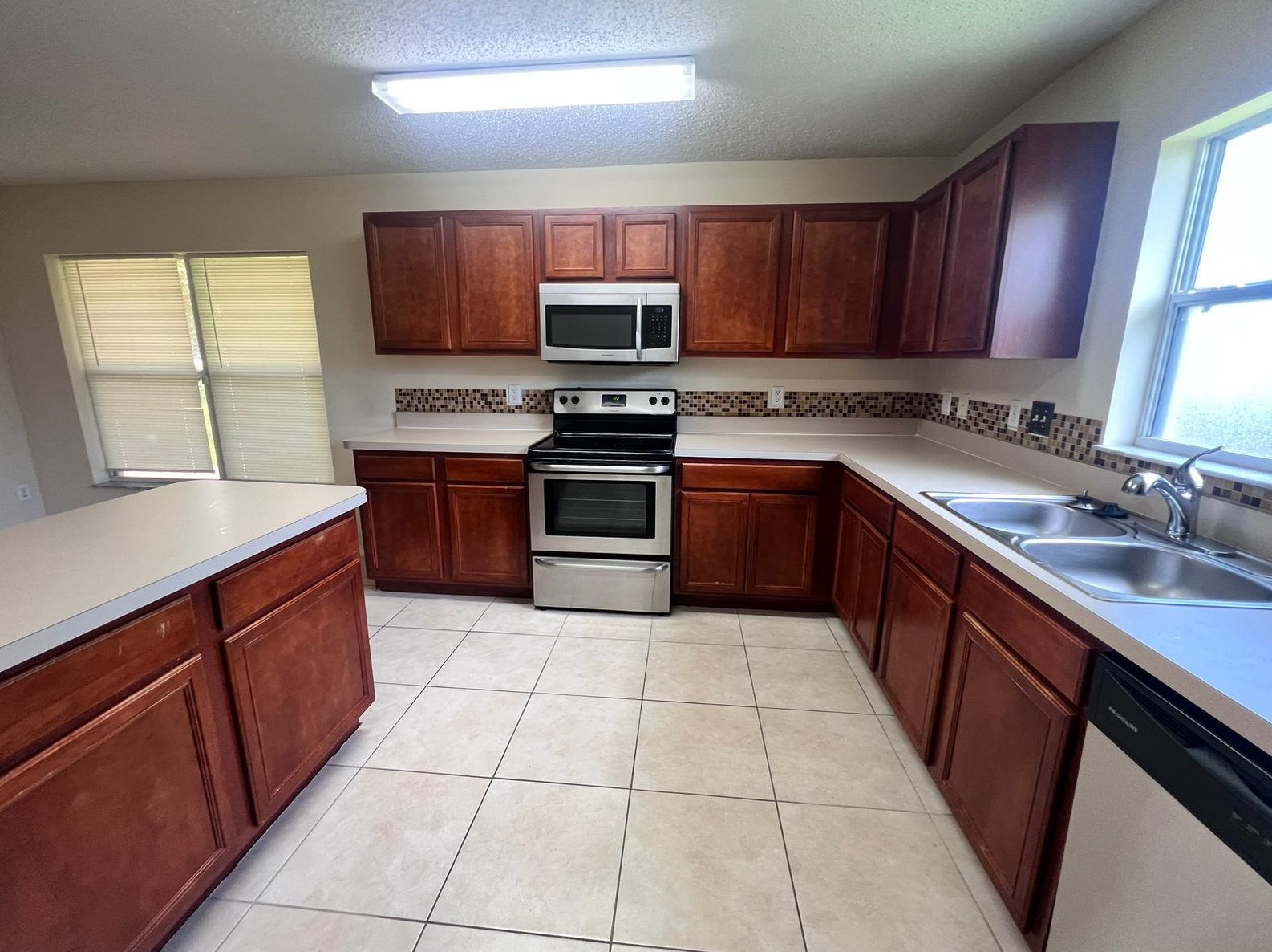 1209 Sw Idol Ave, Fort Pierce, FL 34953