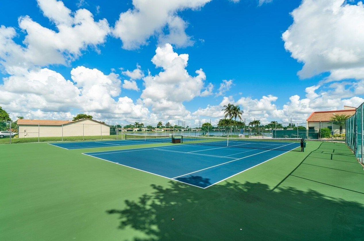 5397 Mirror Lakes Blvd, Boynton Beach FL  33472-1217 exterior