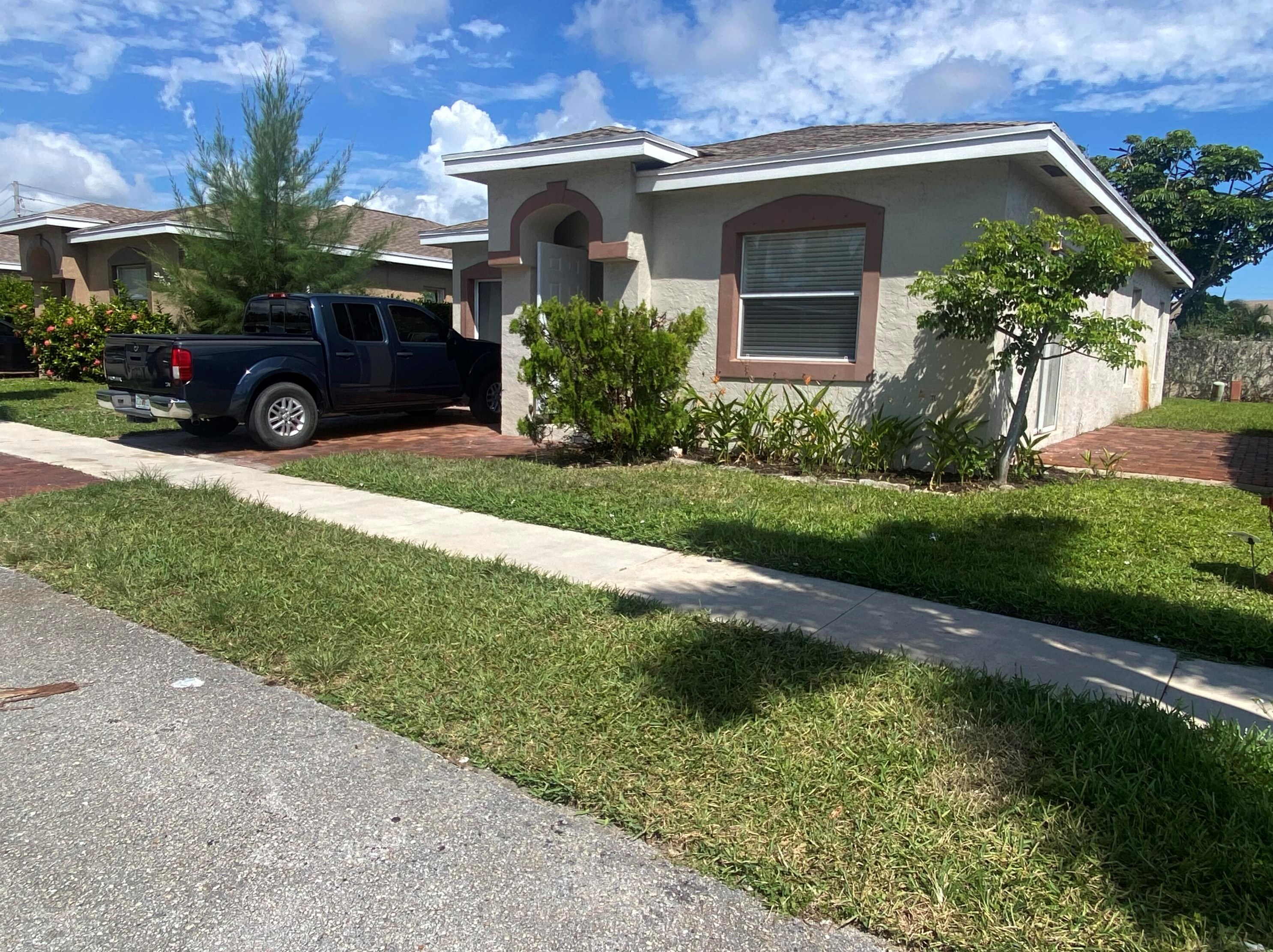553 Ridge Cir, Boynton Beach, FL 33435-2923