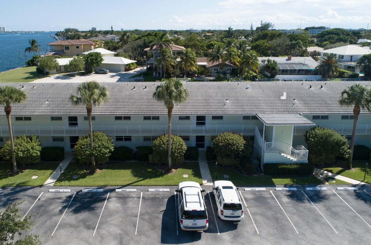 68 Yacht Club Dr #20, West Palm Beach, FL 33408