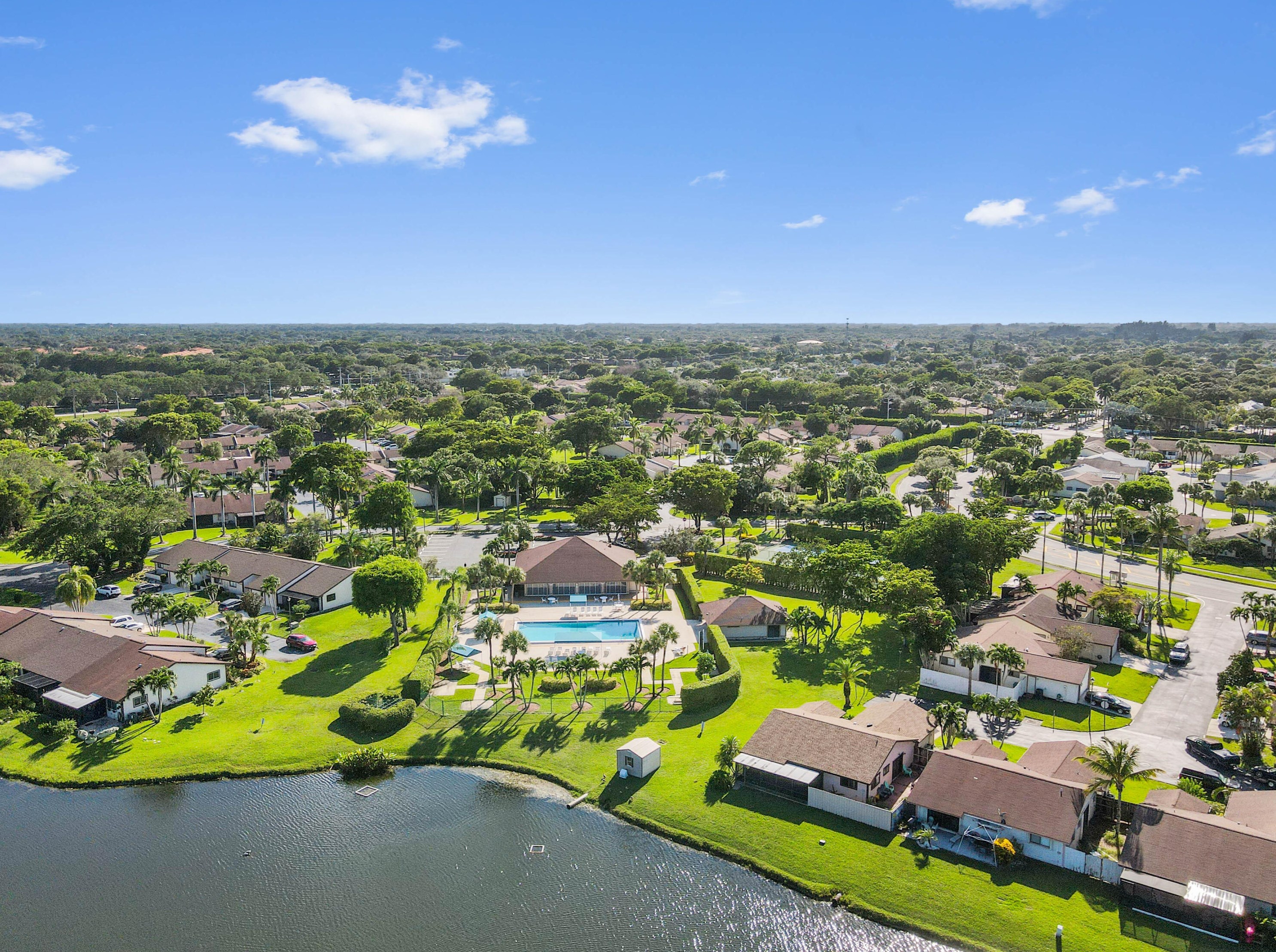 126 Mayfair Ln, Boynton Beach FL  33426-8130 exterior