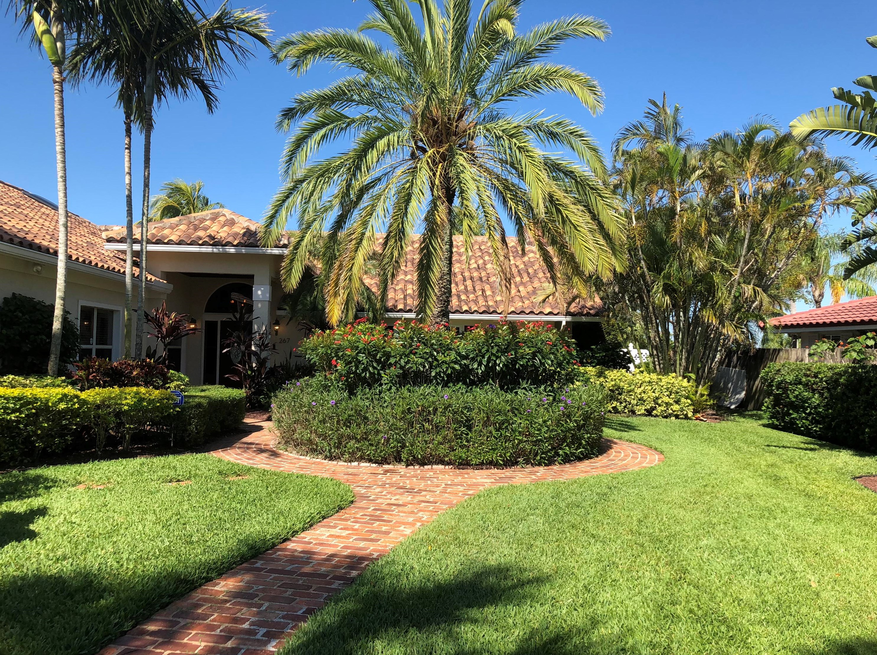 267 River Dr, Jupiter, FL 33469-1933