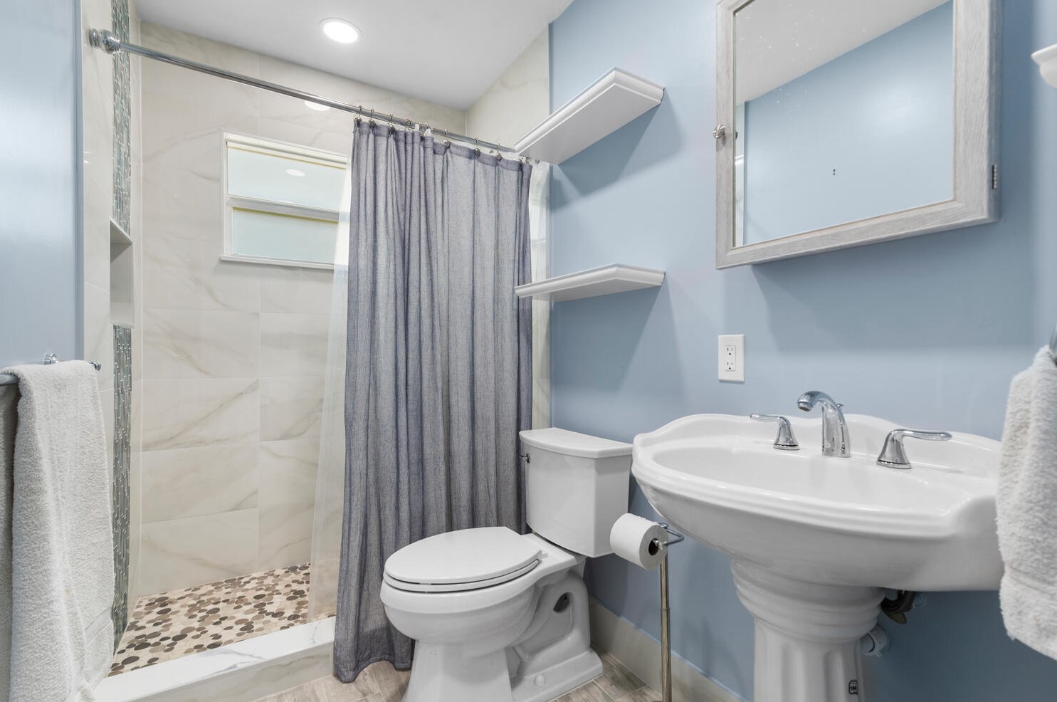 5190 Canal Cir, Lake Worth FL 33467-1840 exterior