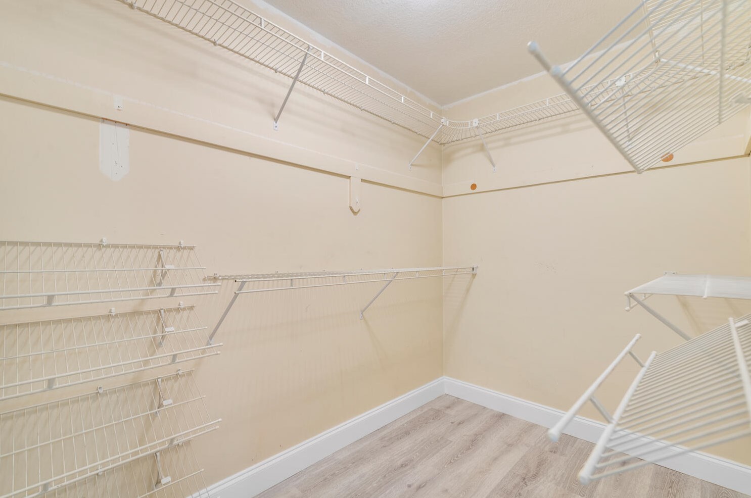 5190 Canal Cir, Lake Worth FL 33467-1840 exterior