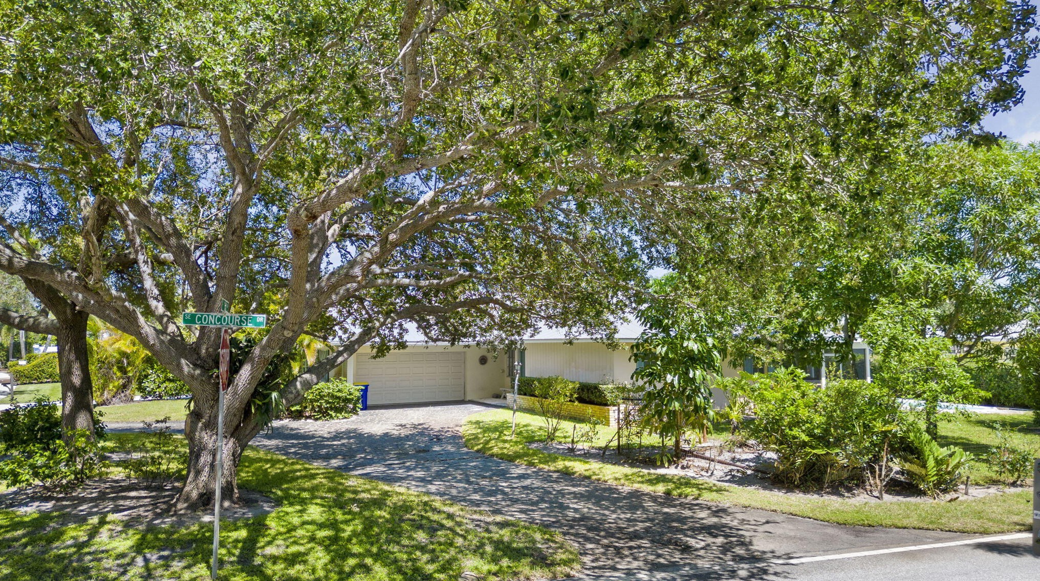 3 Se Club Cir, Jupiter, FL 33469