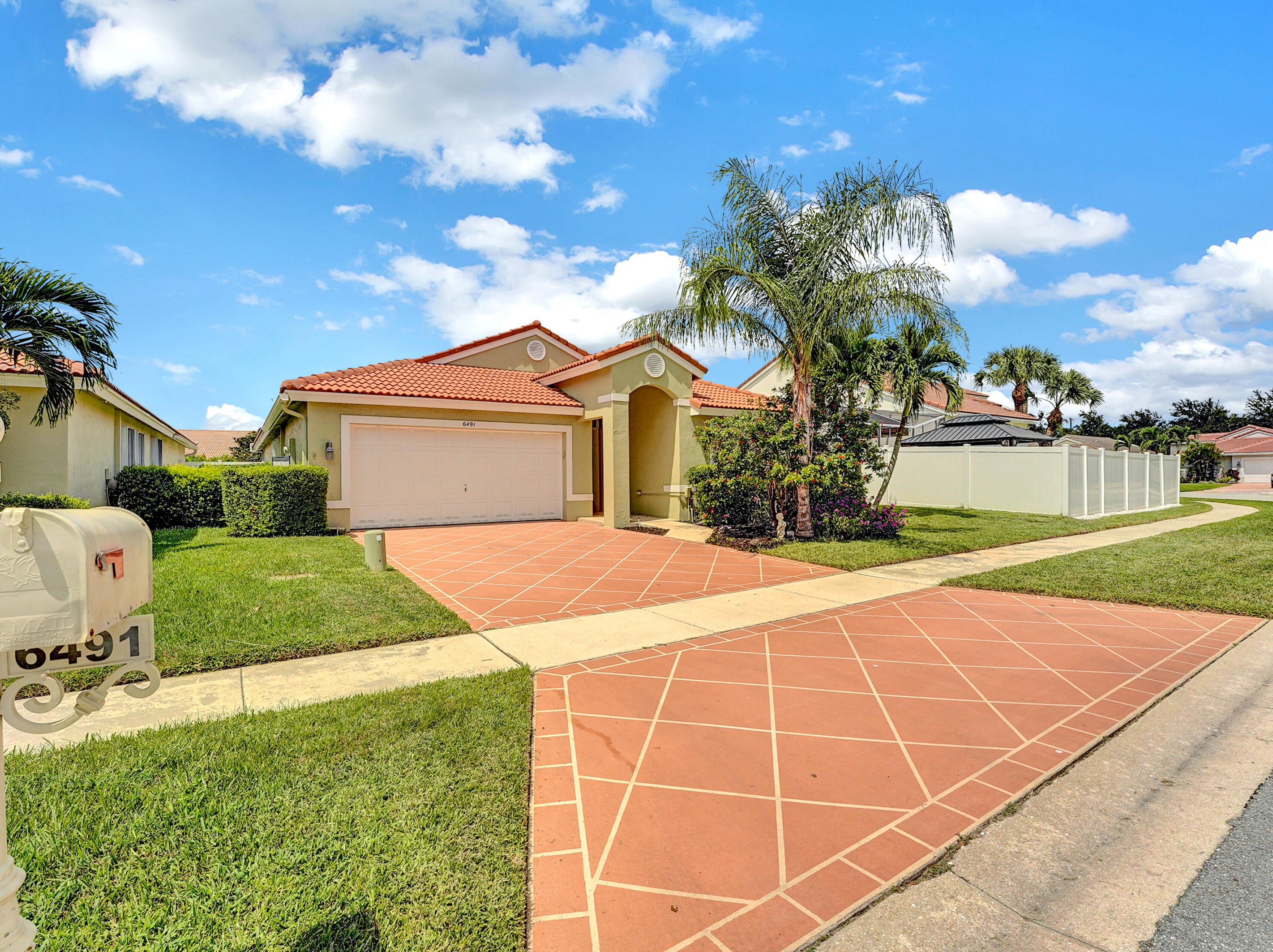 6491 Barton Creek Cir, Lake Worth, FL 33463-6548
