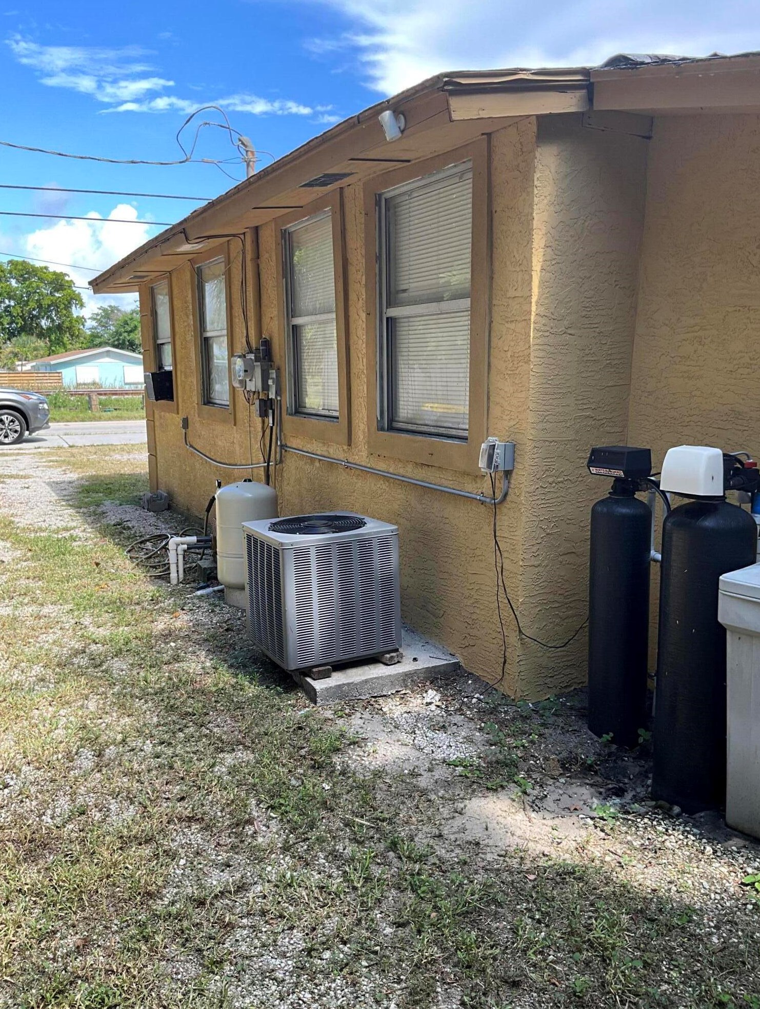 10220 Dixie Hwy, Hobe Sound, FL 33455-4804