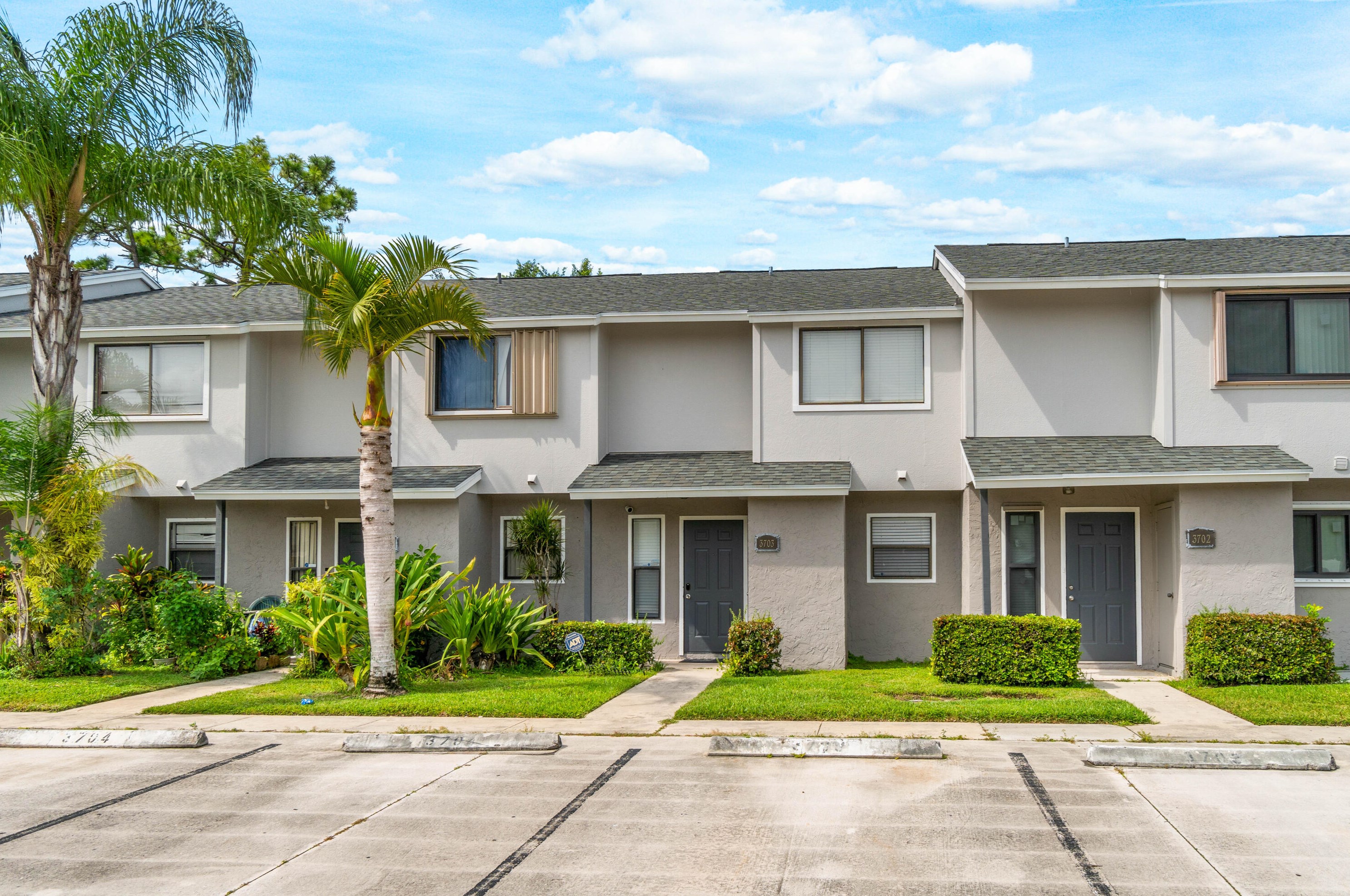 3703 Inlet Cir, Lake Worth, FL 33463-2624
