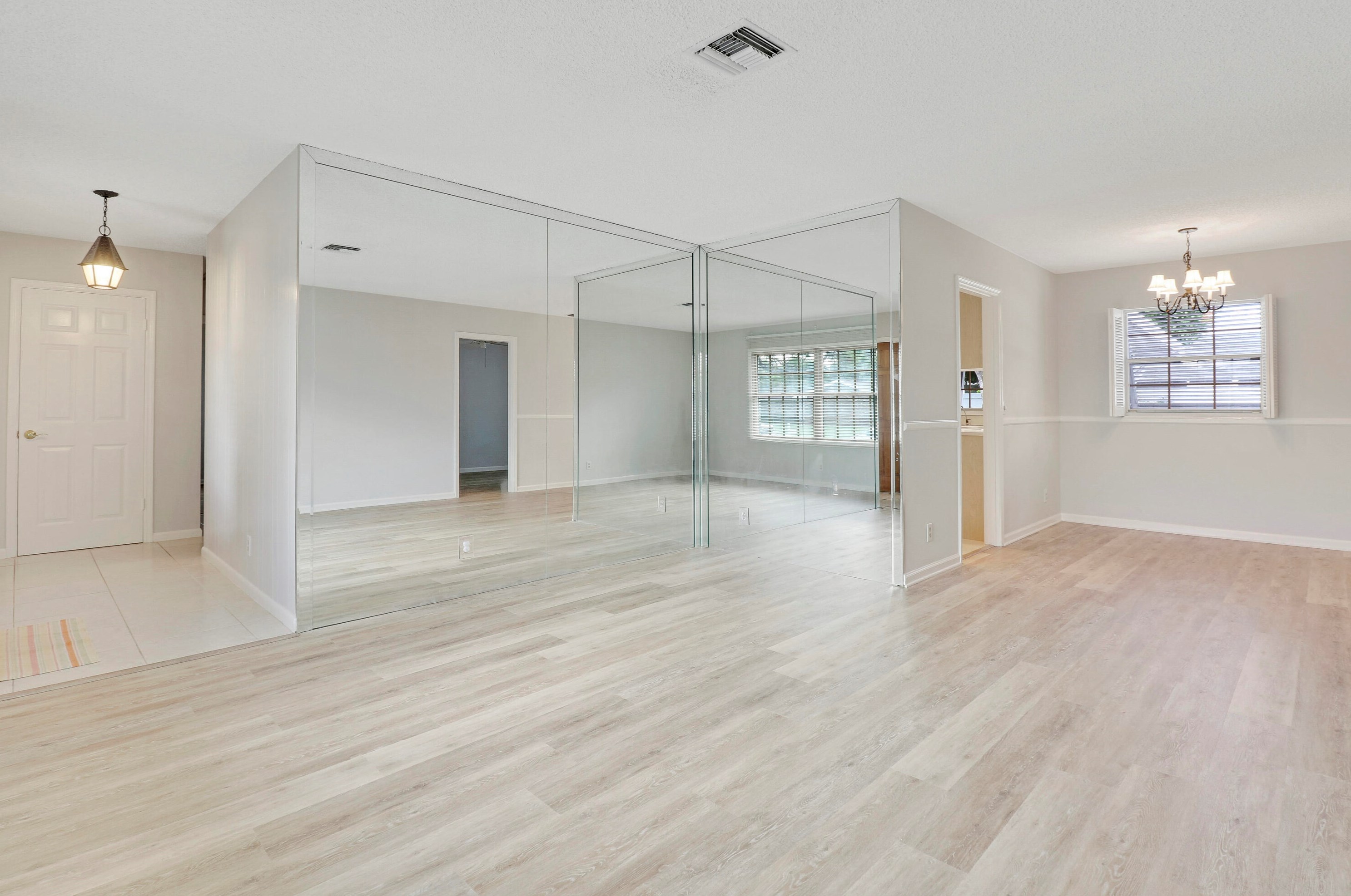 19927 Gardenia Dr, Jupiter FL  33469-2183 exterior