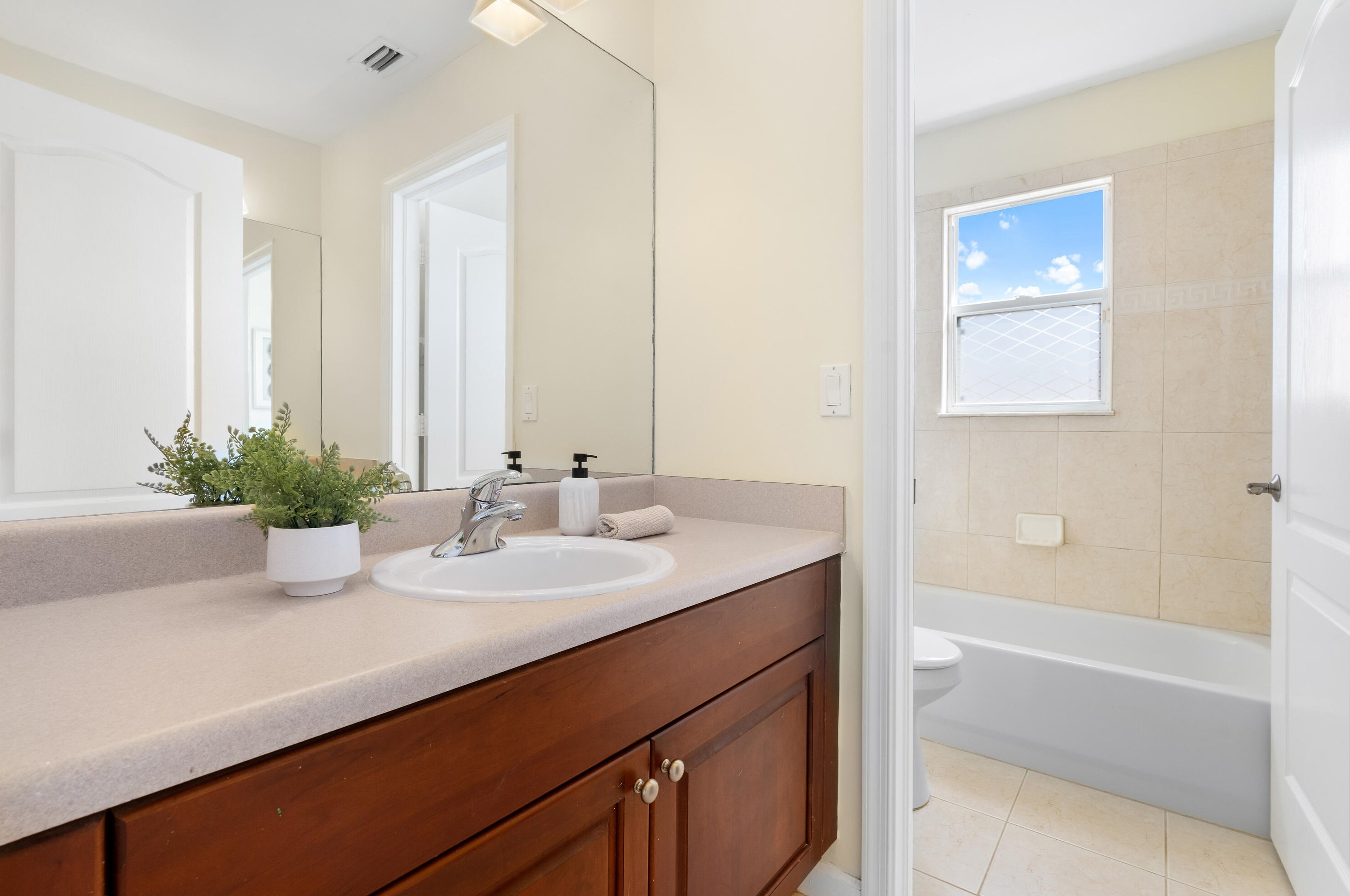 10250 Clubhouse Turn Rd, Lake Worth FL  33449-5454 exterior