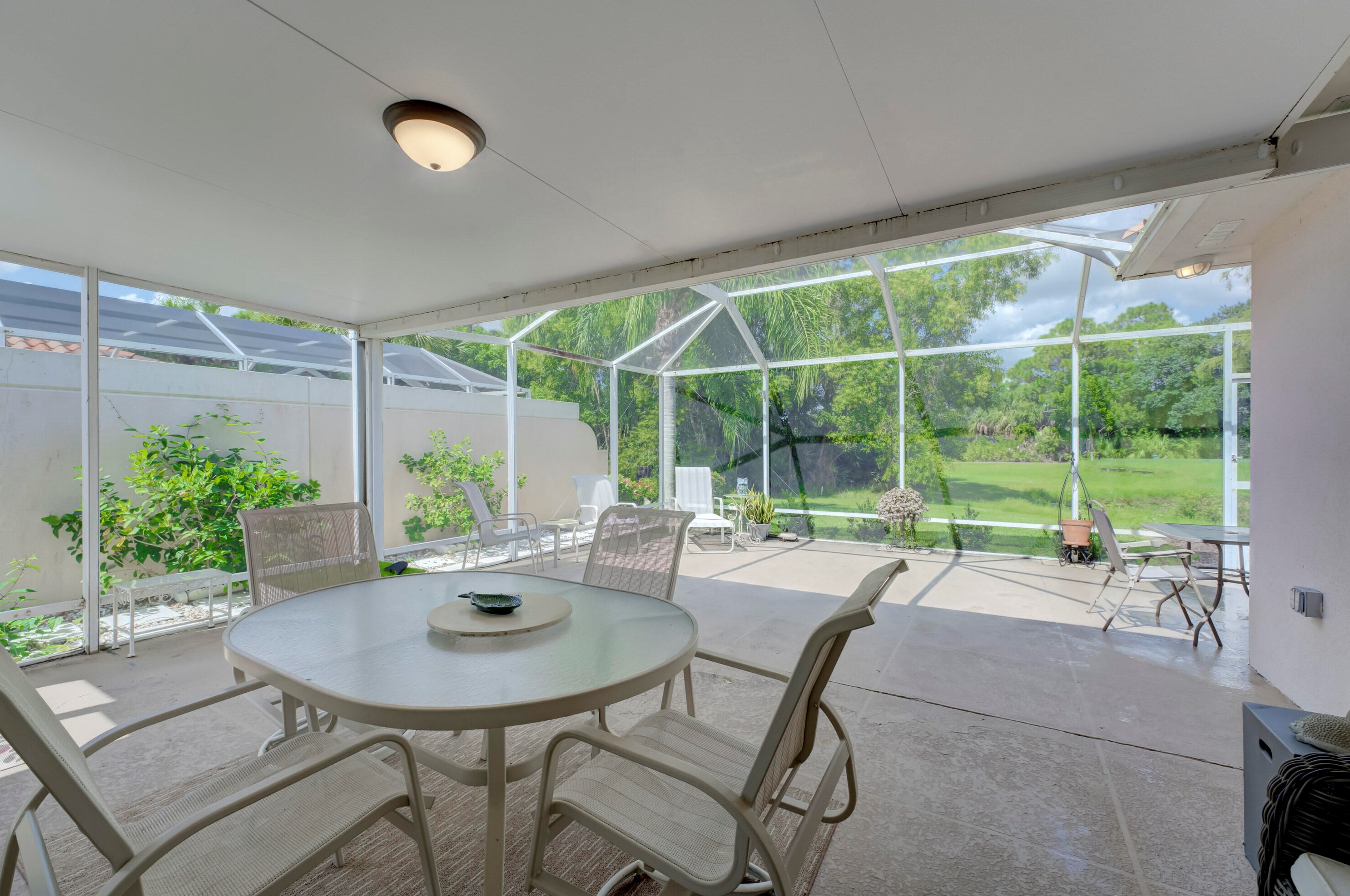 8324 Double Tree Dr, Hobe Sound FL  33455-8214 exterior