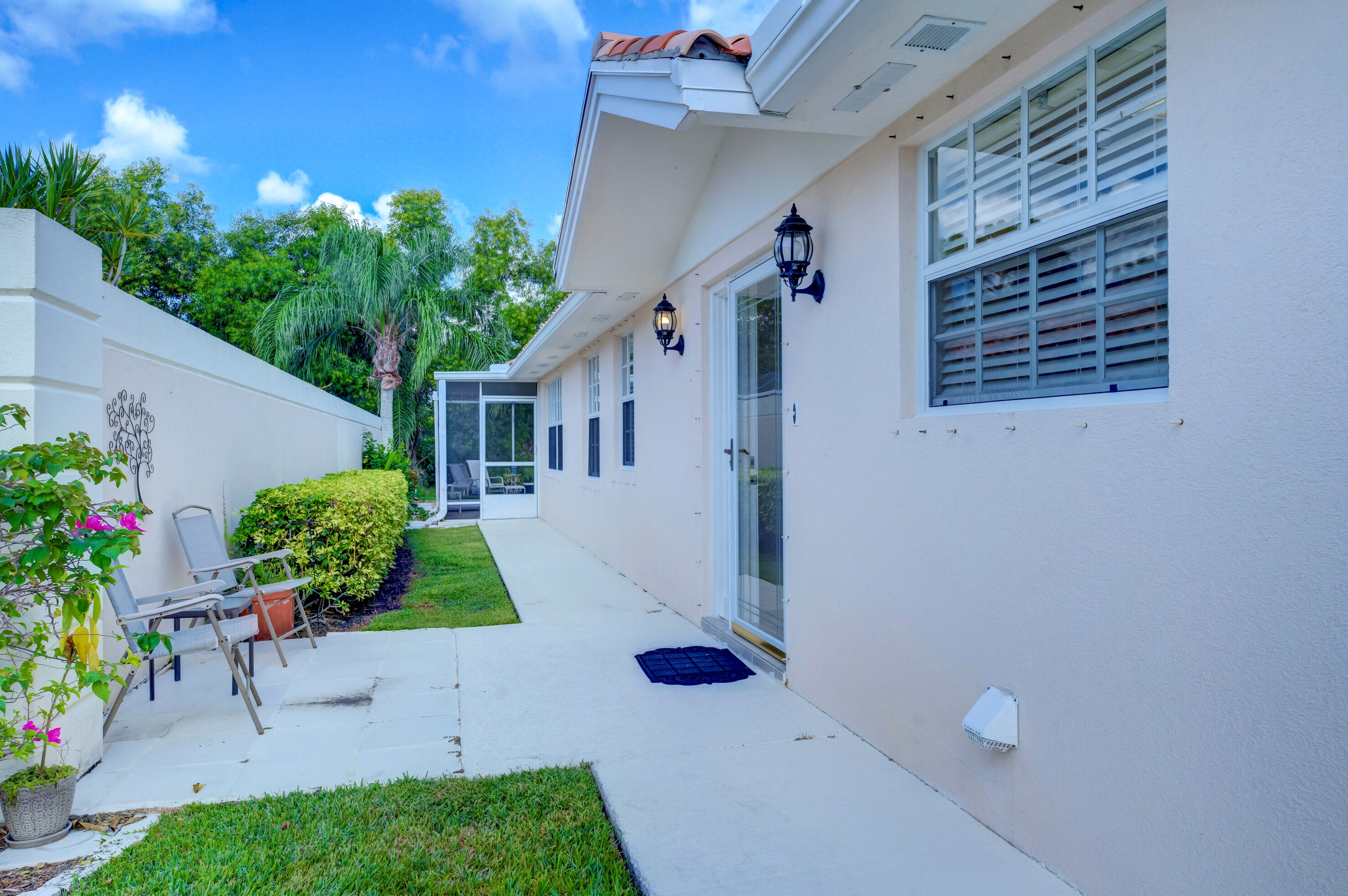 8324 Double Tree Dr, Hobe Sound FL  33455-8214 exterior