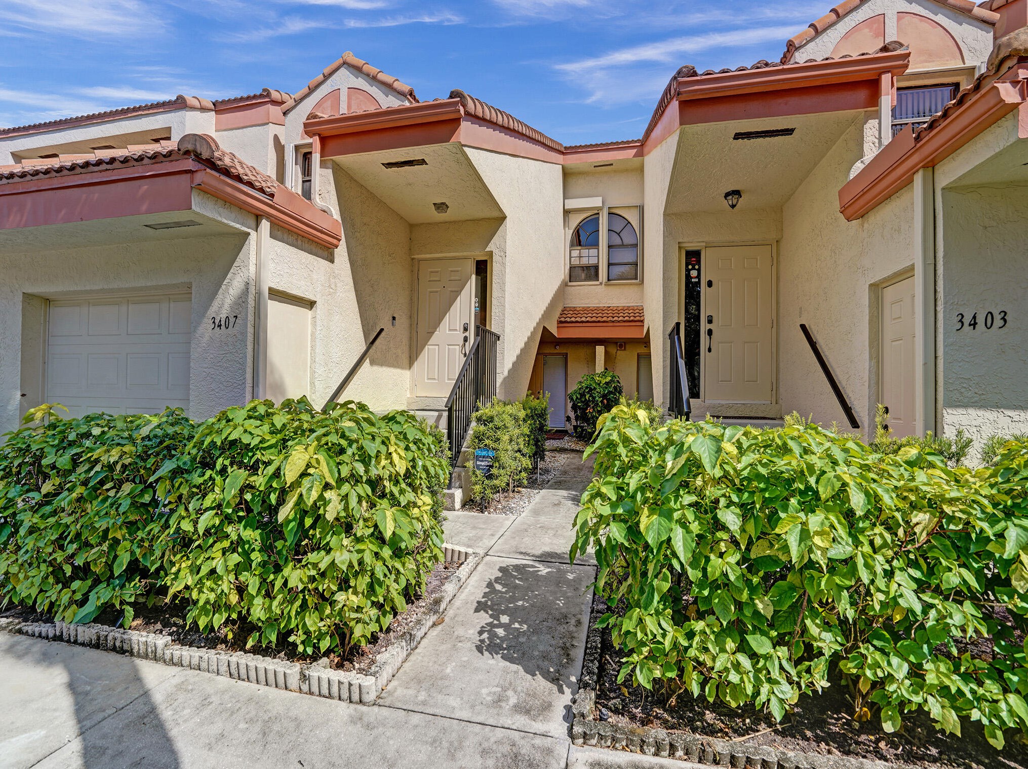 3405 Emerald Oaks Dr, Hollywood, FL 33021-8404