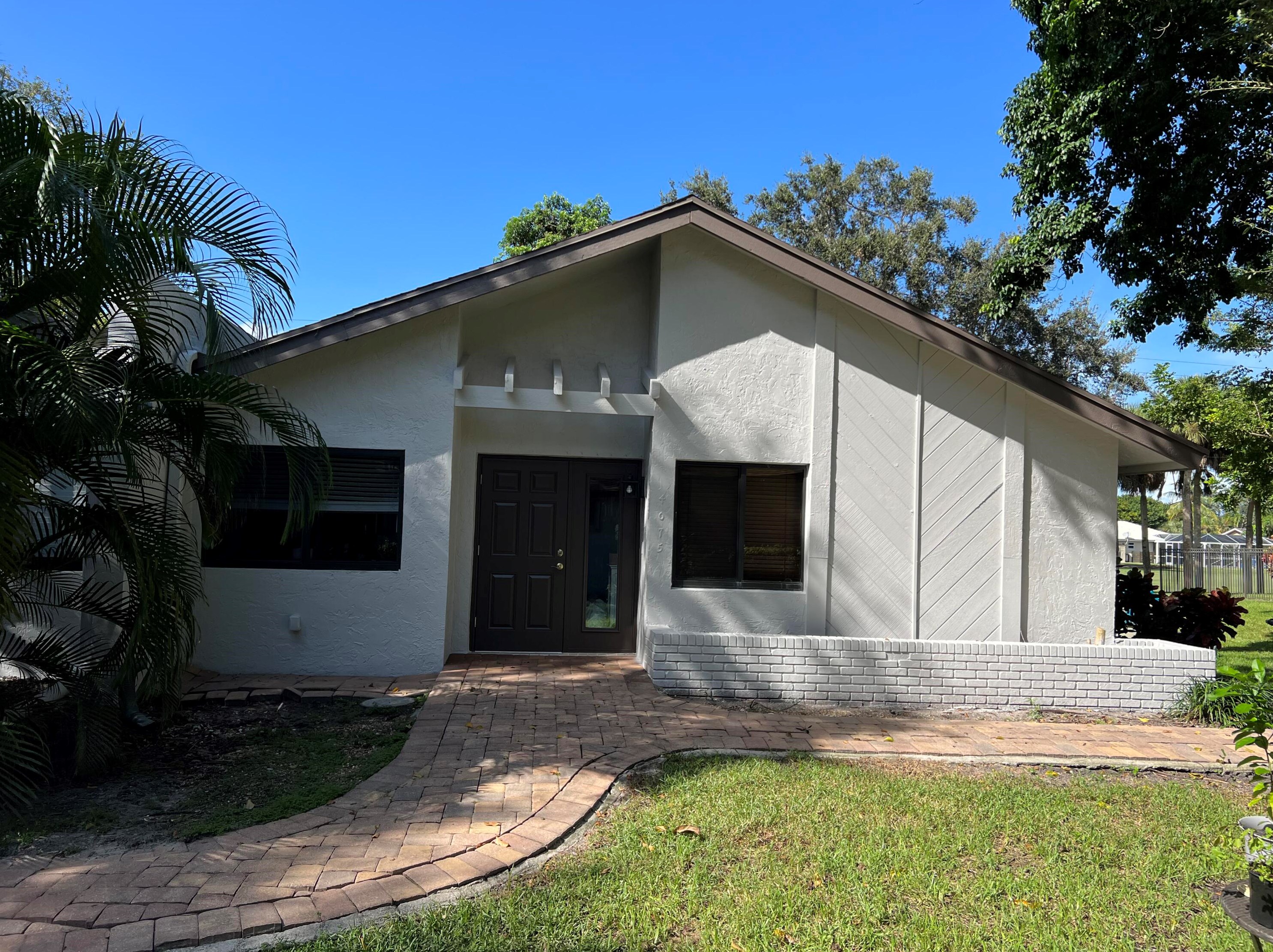 4075 Palm Forest Dr N, Delray Beach, FL 33445