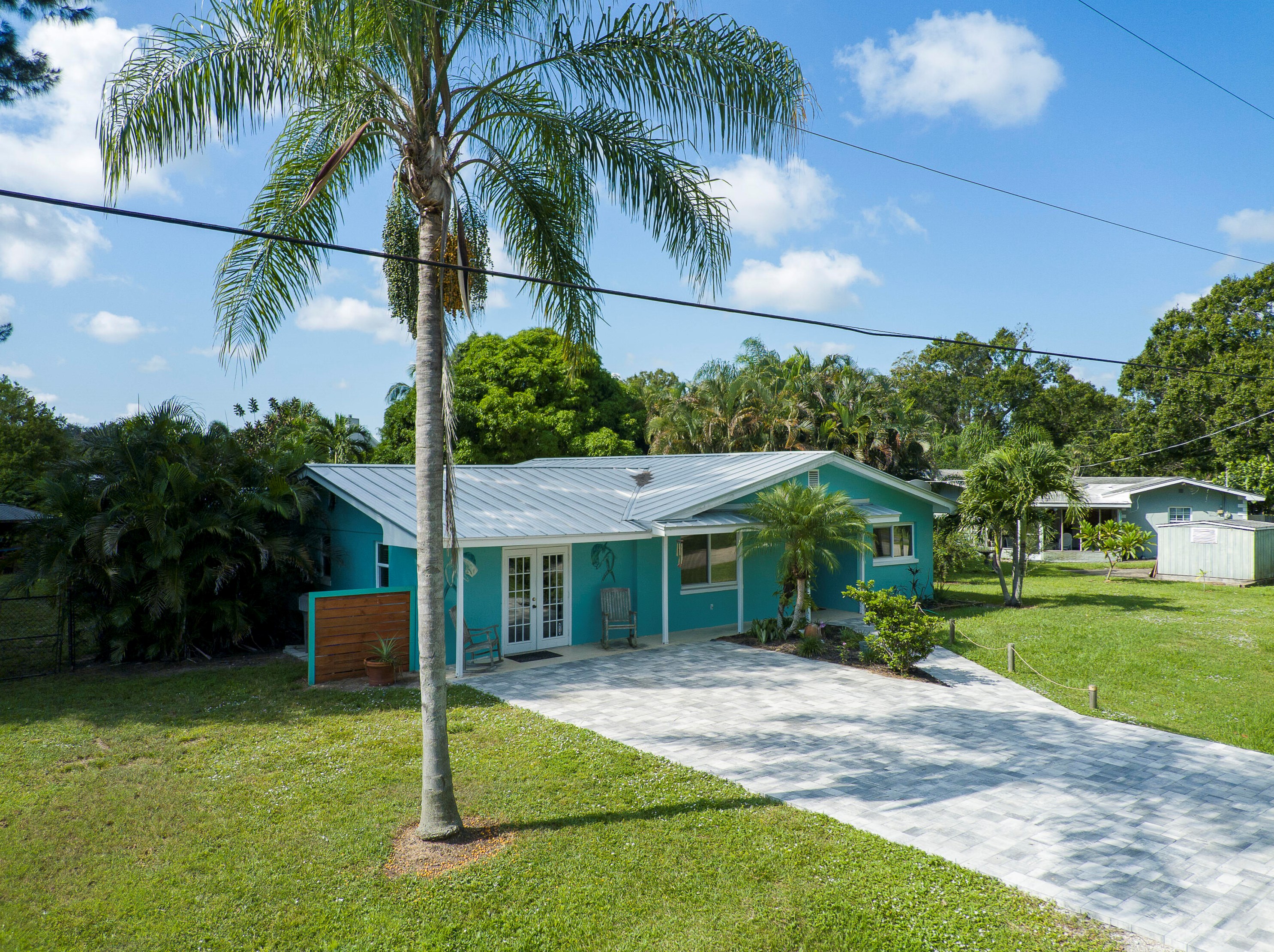 1665 1st Pl, Vero Beach, FL 32962-2755