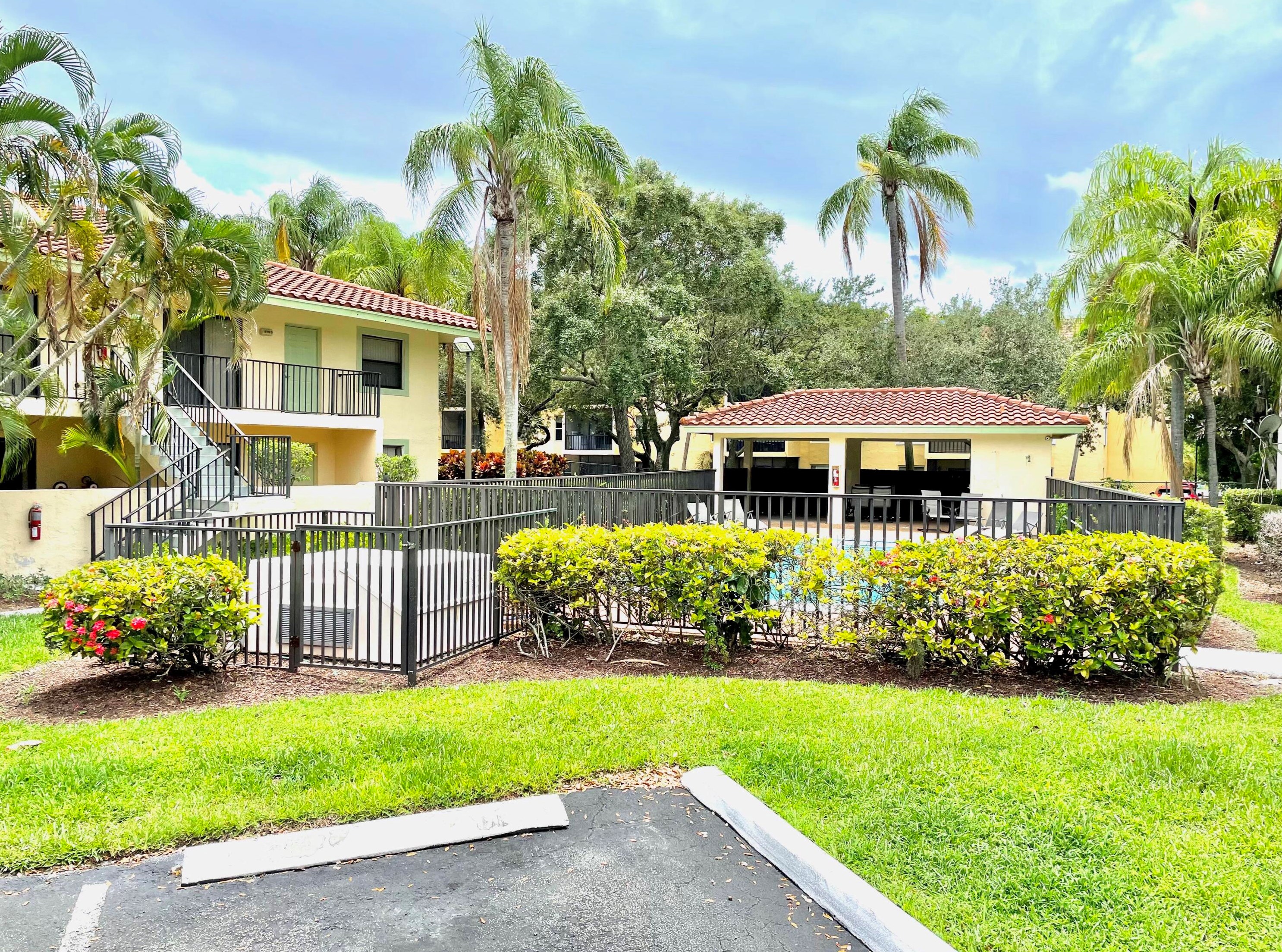 1979 Nw 4th Ave, Boca Raton, FL 33432