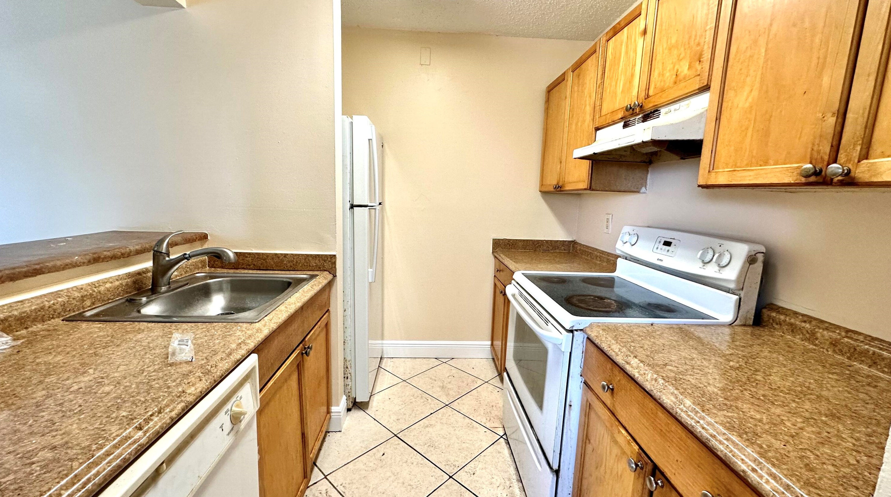 515 Meadows Cir, Boynton Beach, FL 33436