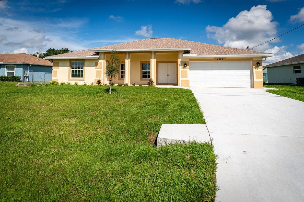 4365 Sw Jarmer Rd, Fort Pierce, FL 34953