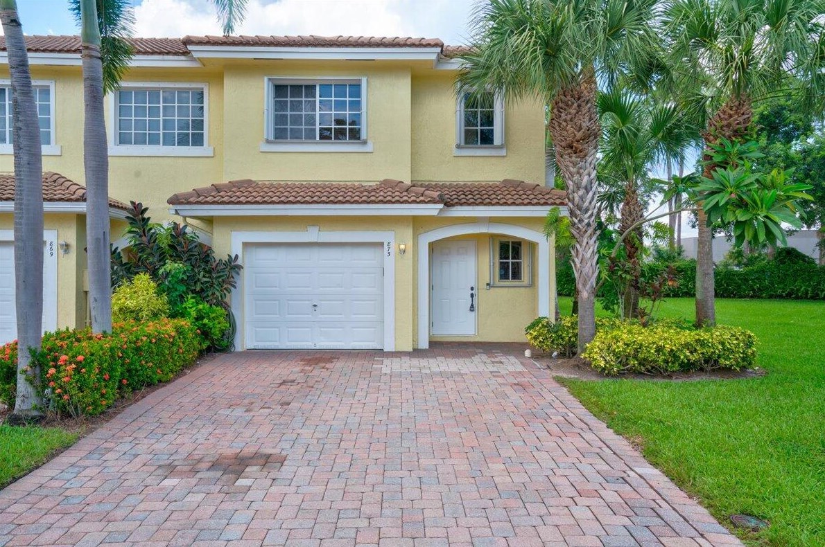 873 Imperial Lake Rd, West Palm Beach, FL 33413