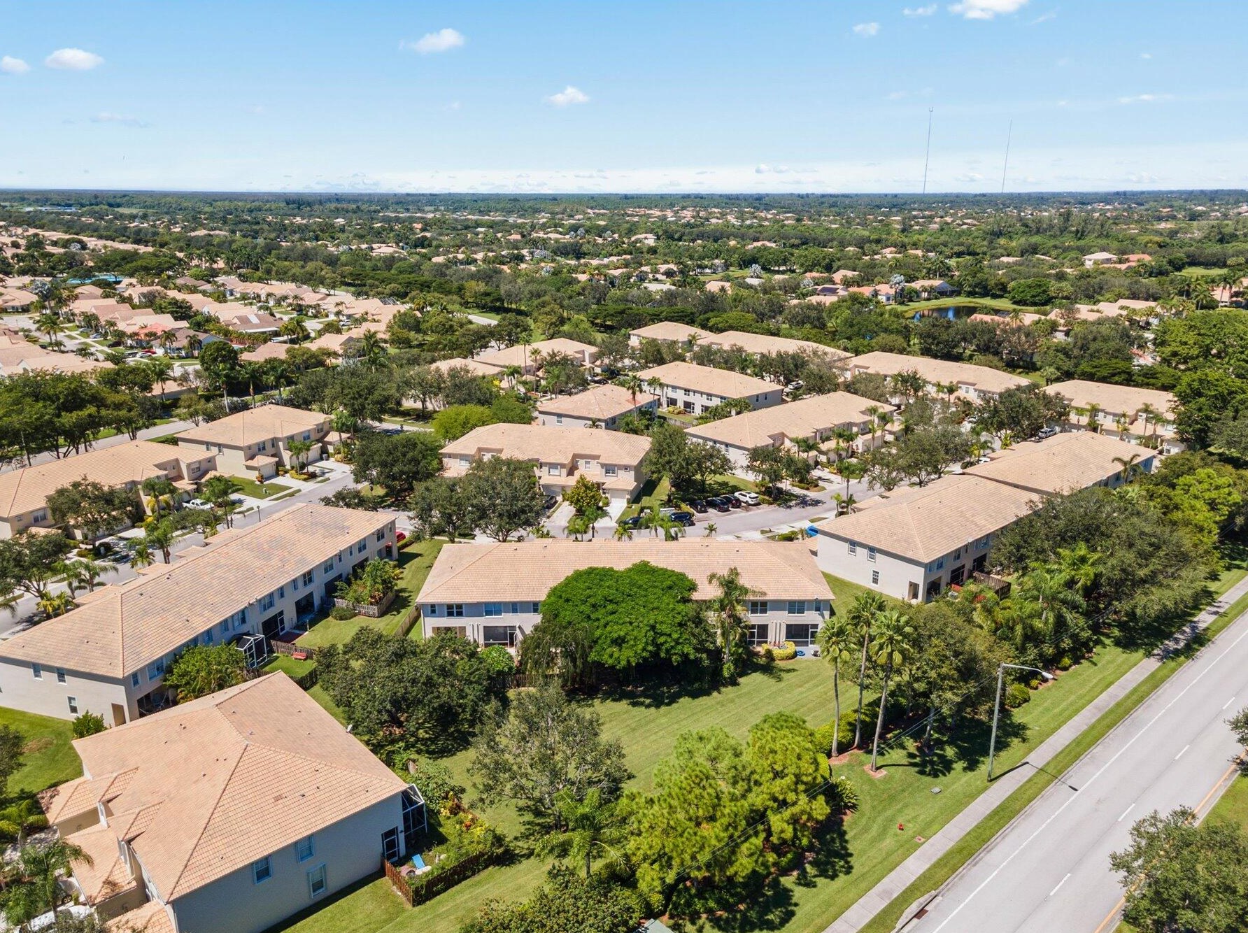8084 Briantea Dr, Boynton Beach FL  33472-2745 exterior