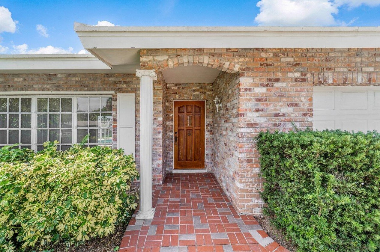 970 7th St, Boca Raton, FL 33486-3422