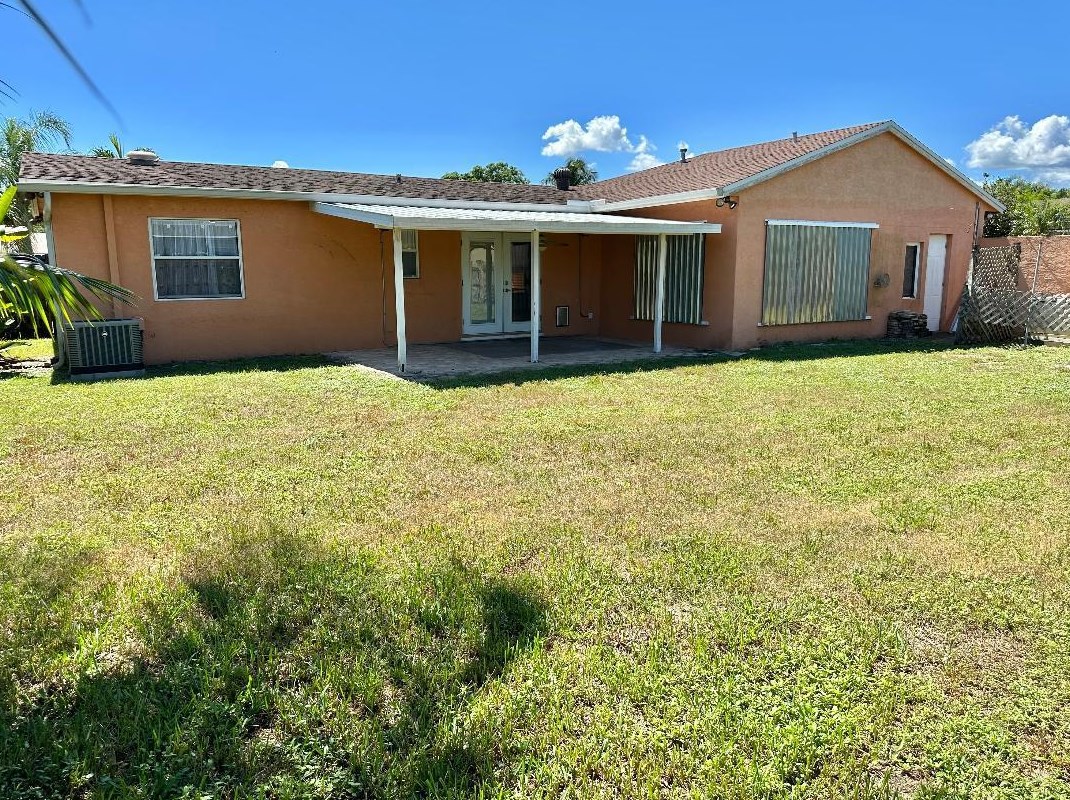 952 Lighthouse Dr, West Palm Beach, FL 33408-4032