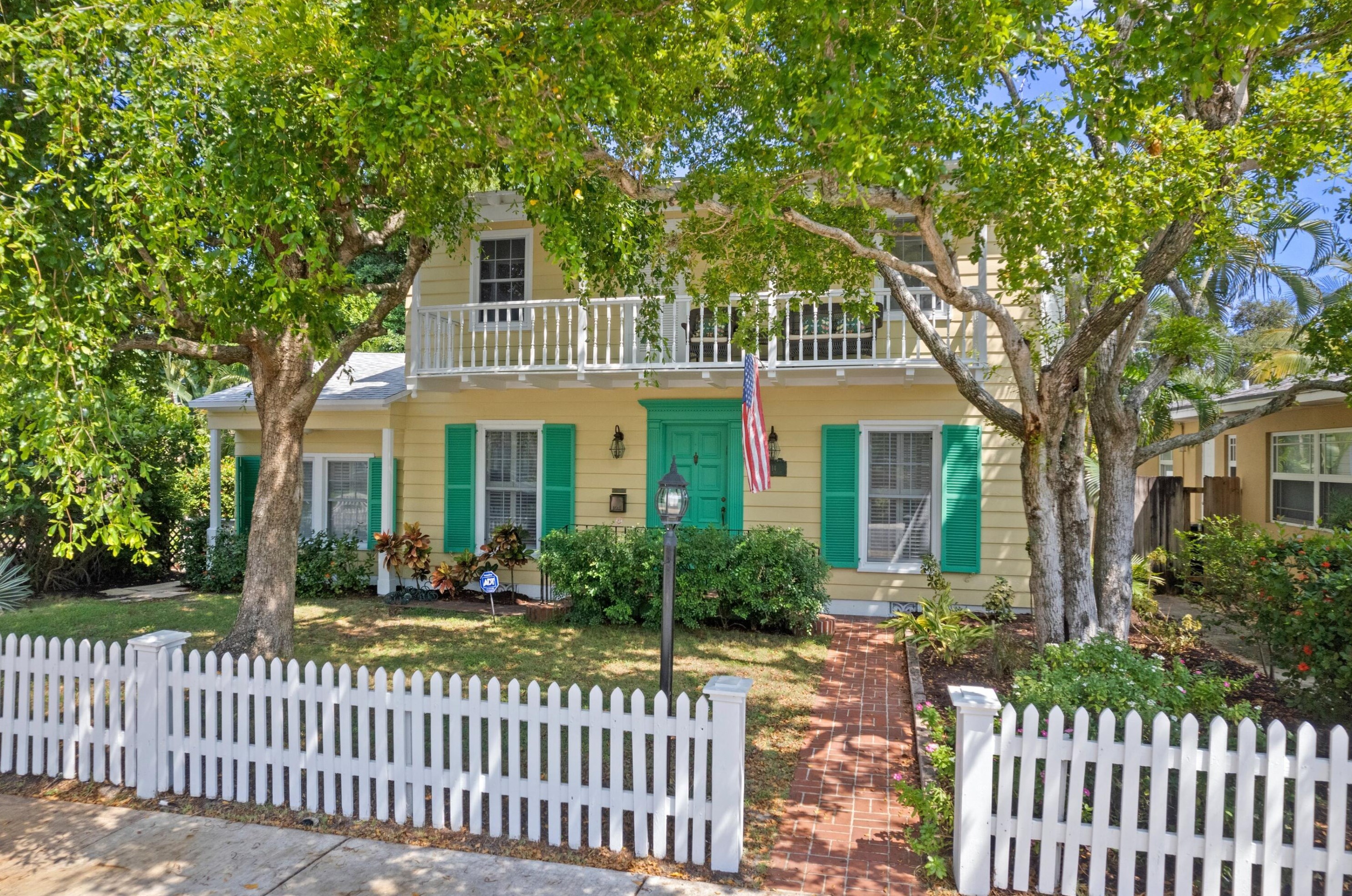 114 Ocean Breeze St, Lake Worth, FL 33460-4233
