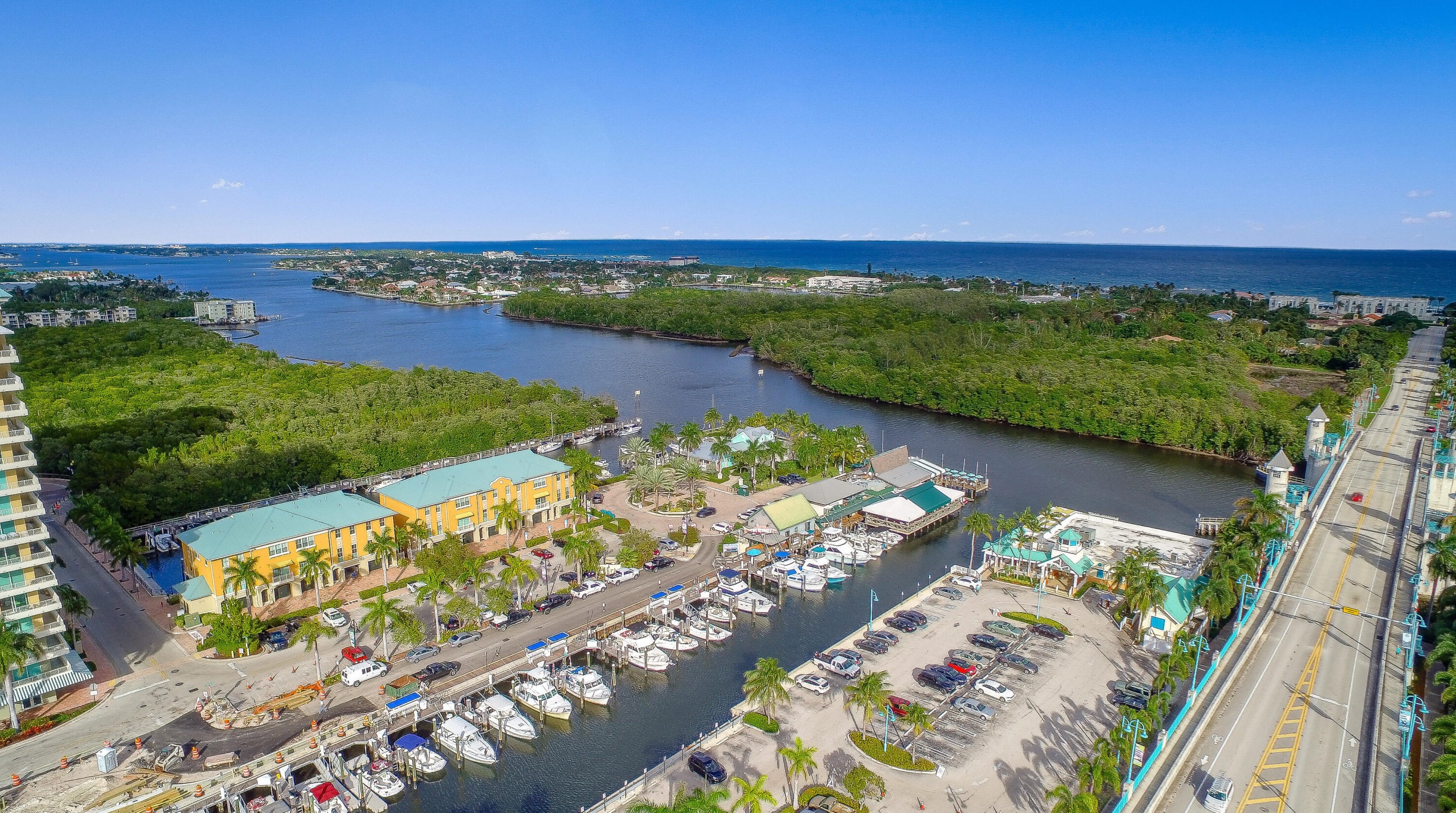 2102 1st Way, Boynton Beach FL  33435-2911 exterior