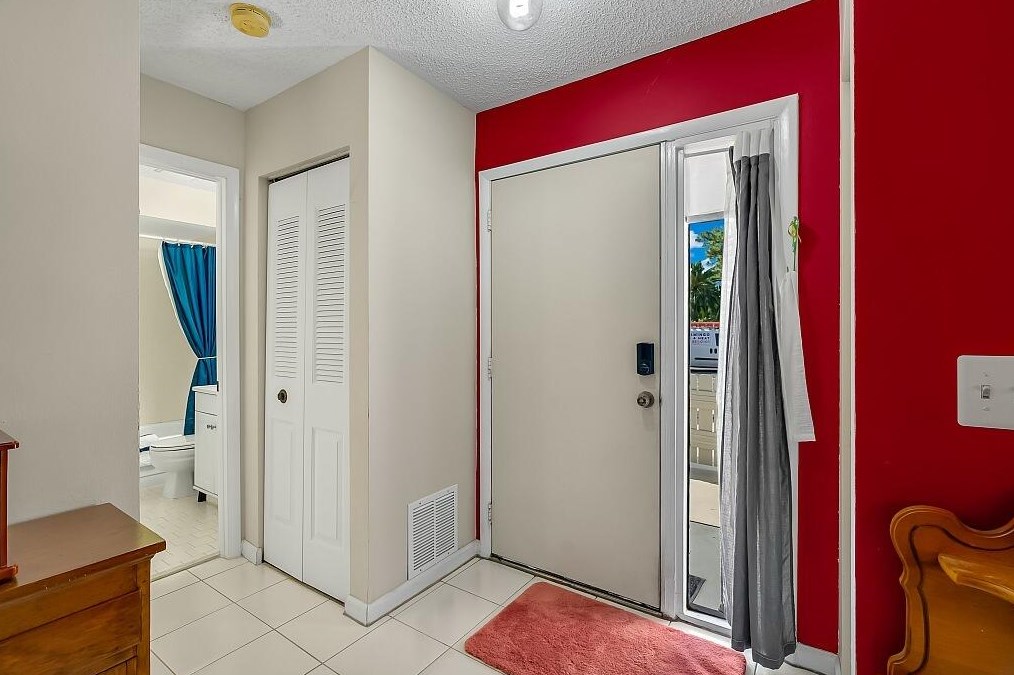 6105 Newstead Ct, Lake Worth, FL 33463-3050