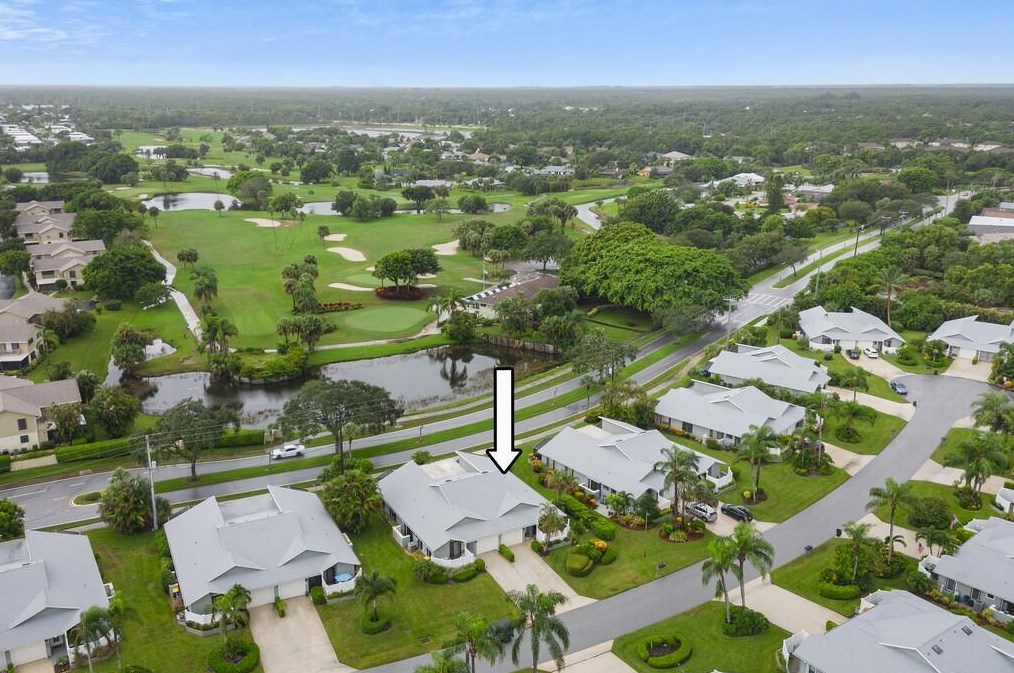 6654 Yorktown Dr, Hobe Sound, FL 33455-7303