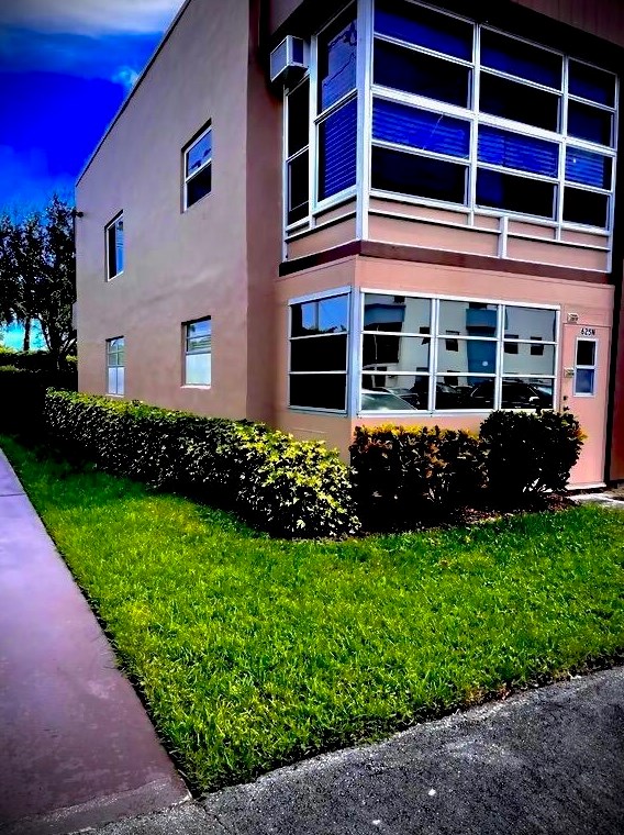 625 Burgundy N, Delray Beach, FL 33484
