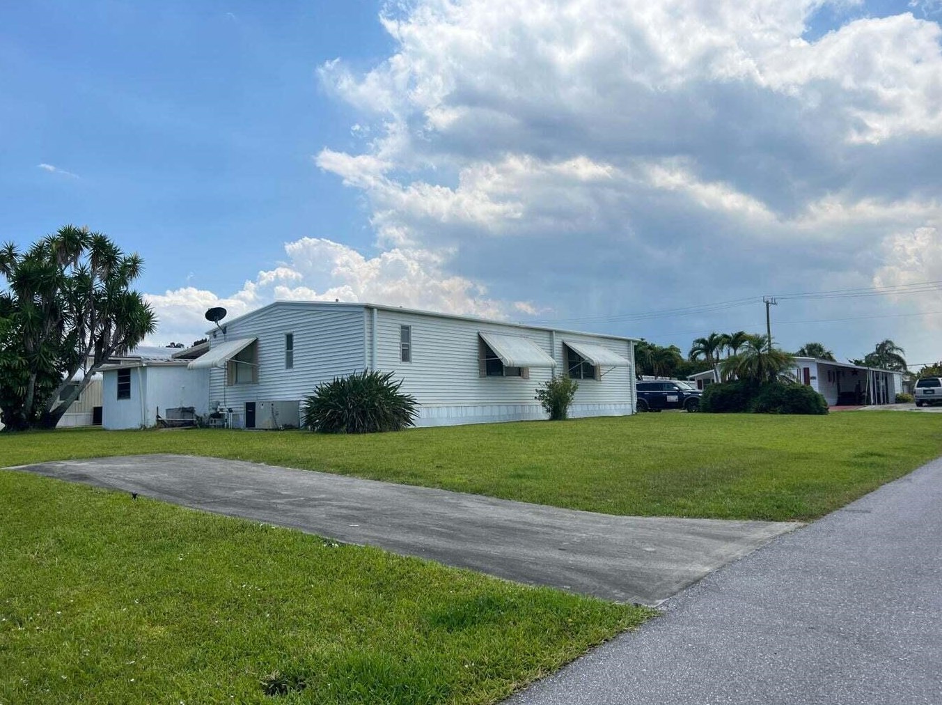7837 Swan Ave, Hobe Sound, FL 33455-4539