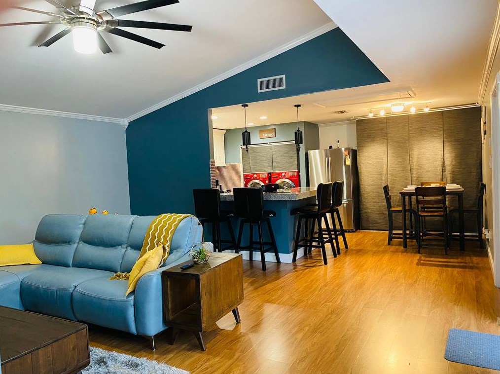 1070 Manor Dr, Lake Worth, FL 33461-2947