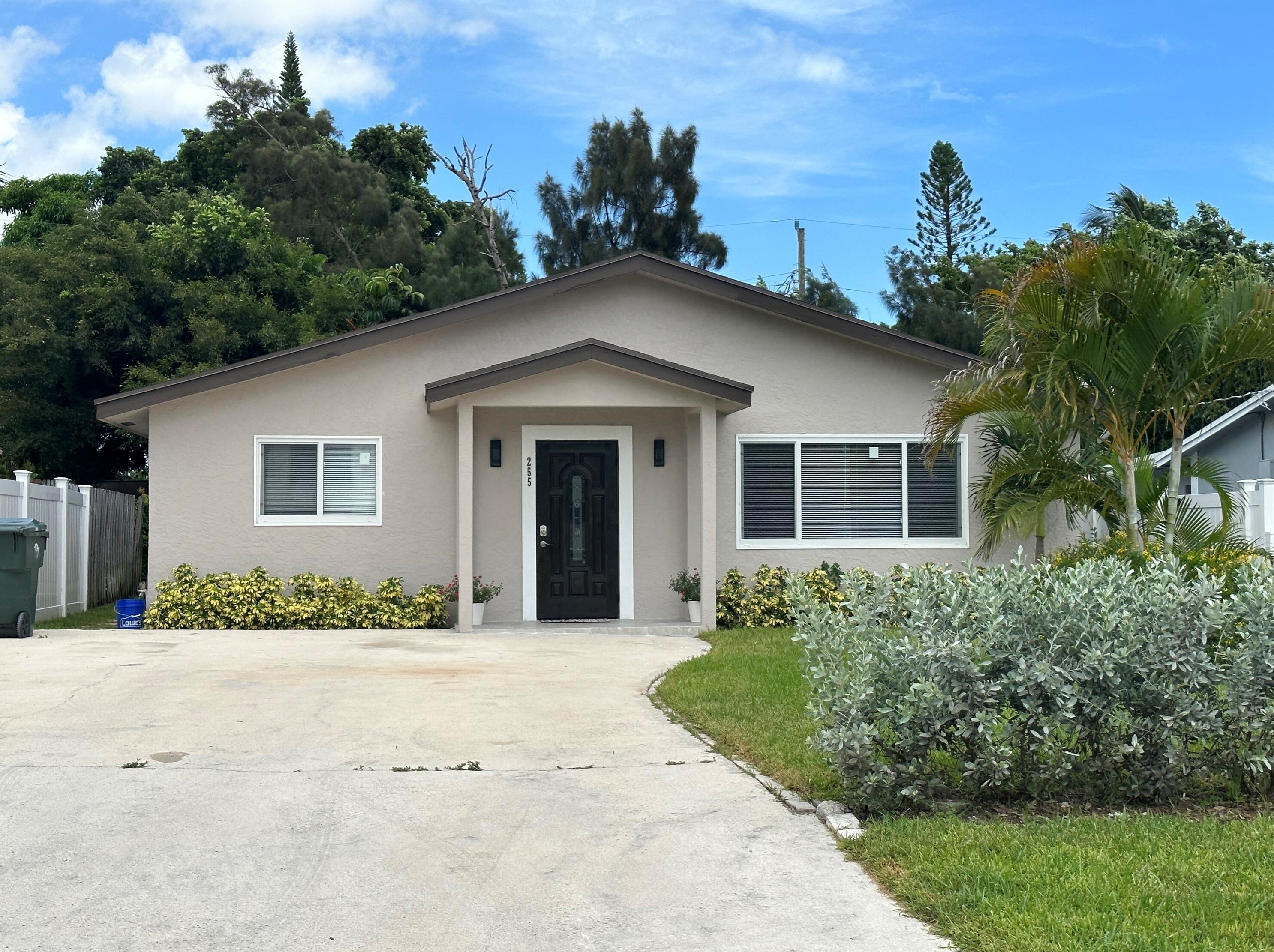 255 Glouchester St, Boca Raton, FL 33487